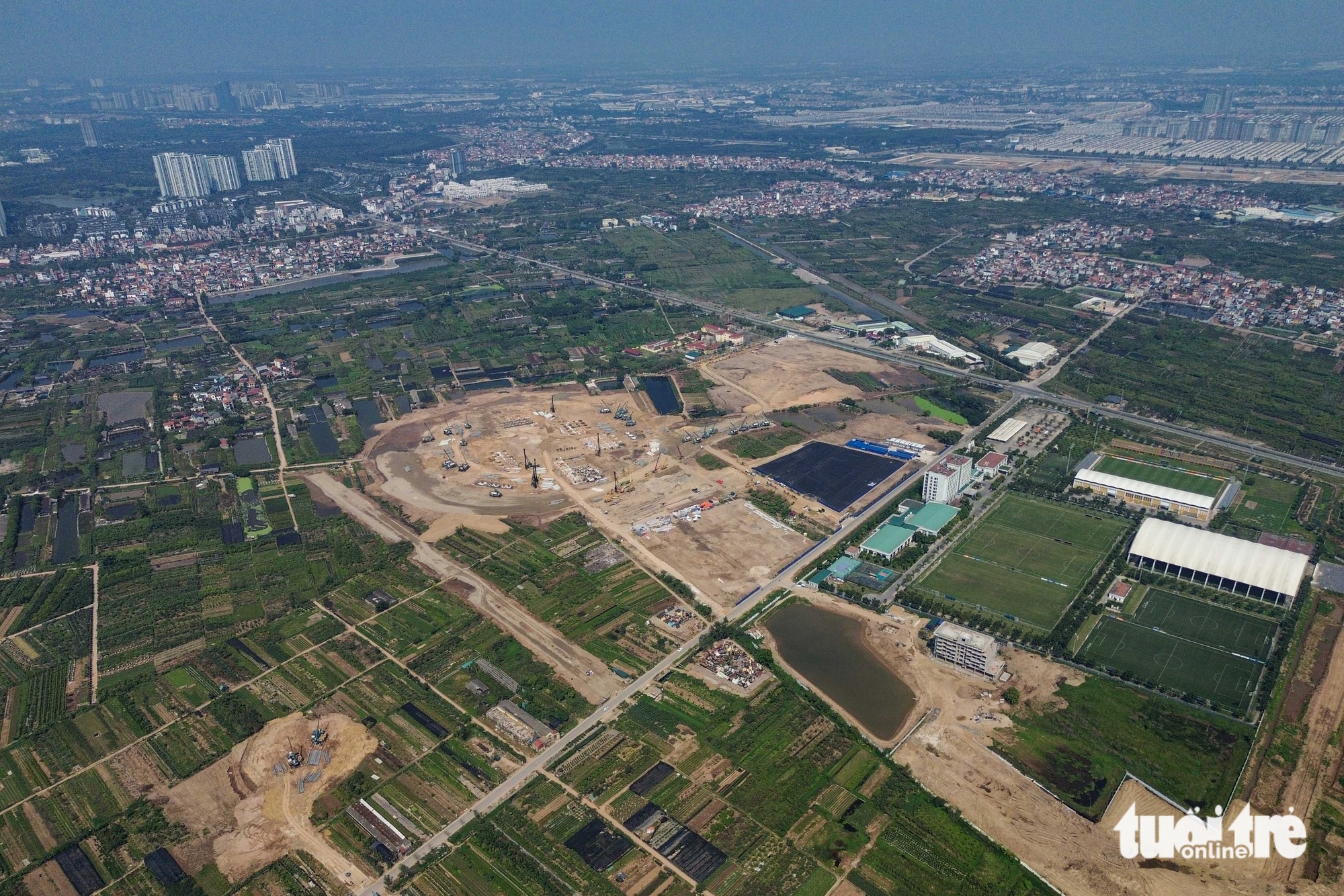 Construction advances on 60,000-seat World Cup-standard stadium near Hanoi- Ảnh 1. Construction advances on 60,000-seat World Cup-standard stadium near Hanoi- Ảnh 1.