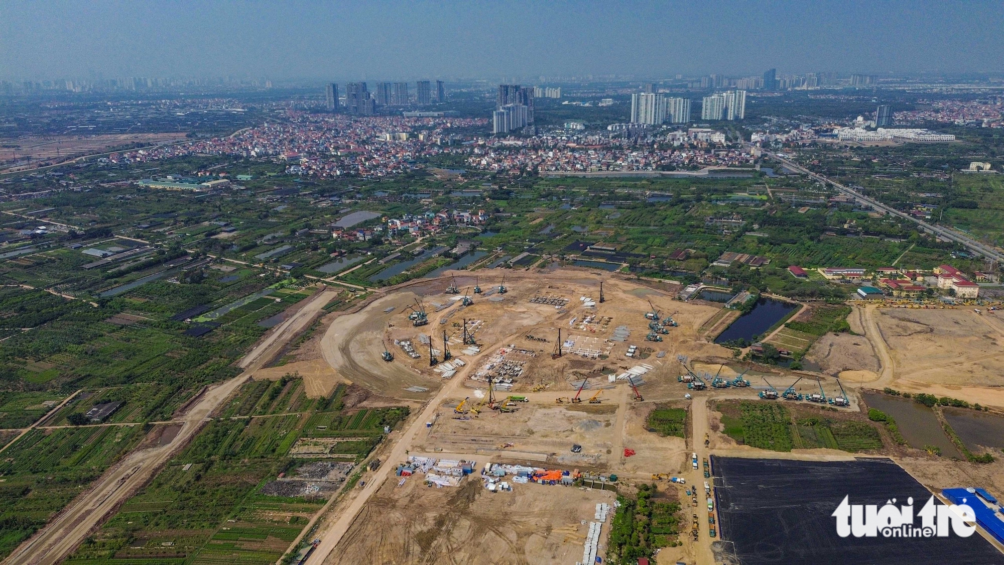 Construction advances on 60,000-seat World Cup-standard stadium near Hanoi- Ảnh 2. Construction advances on 60,000-seat World Cup-standard stadium near Hanoi- Ảnh 2.