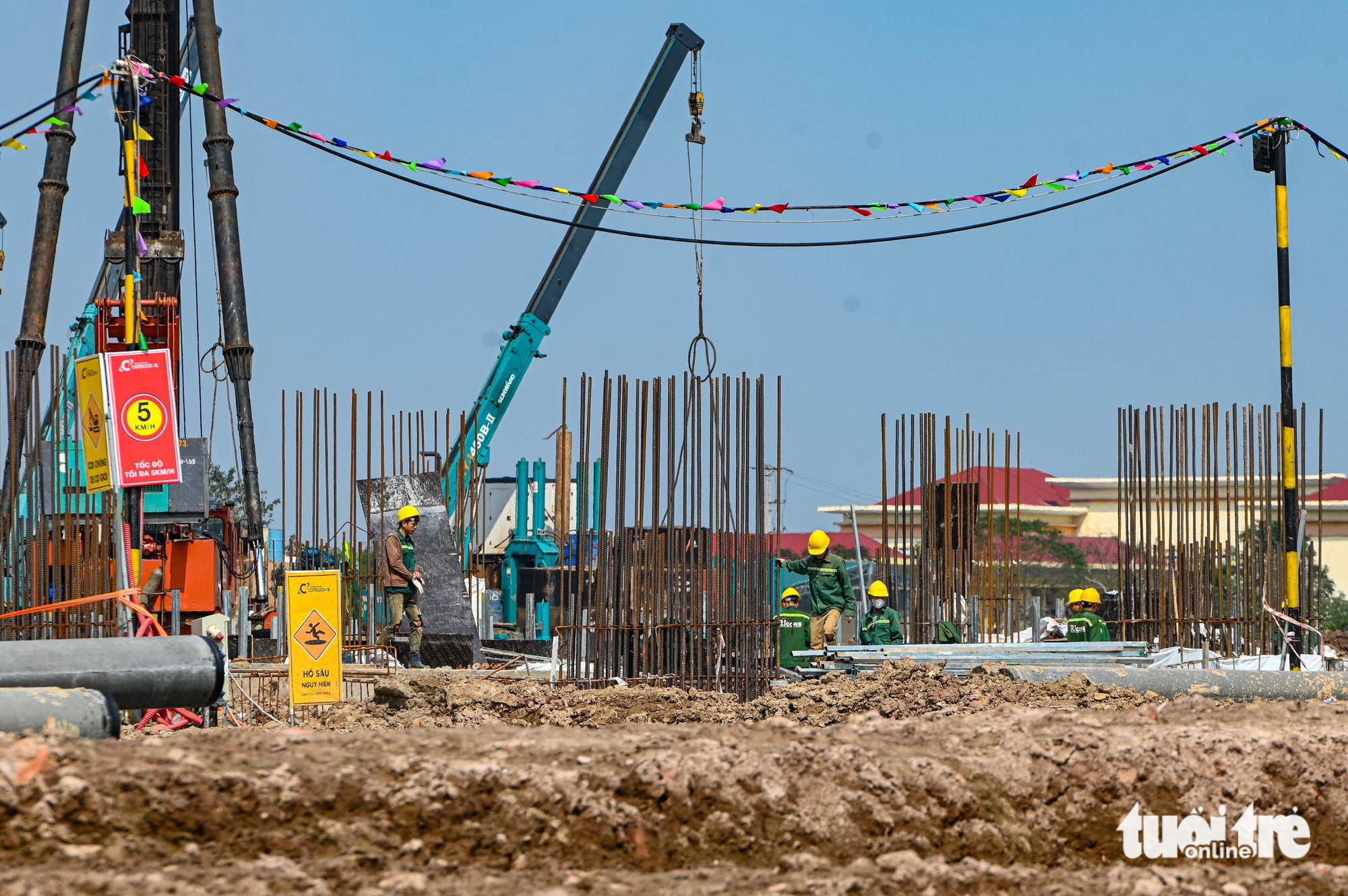 Construction advances on 60,000-seat World Cup-standard stadium near Hanoi- Ảnh 16. Construction advances on 60,000-seat World Cup-standard stadium near Hanoi- Ảnh 16.