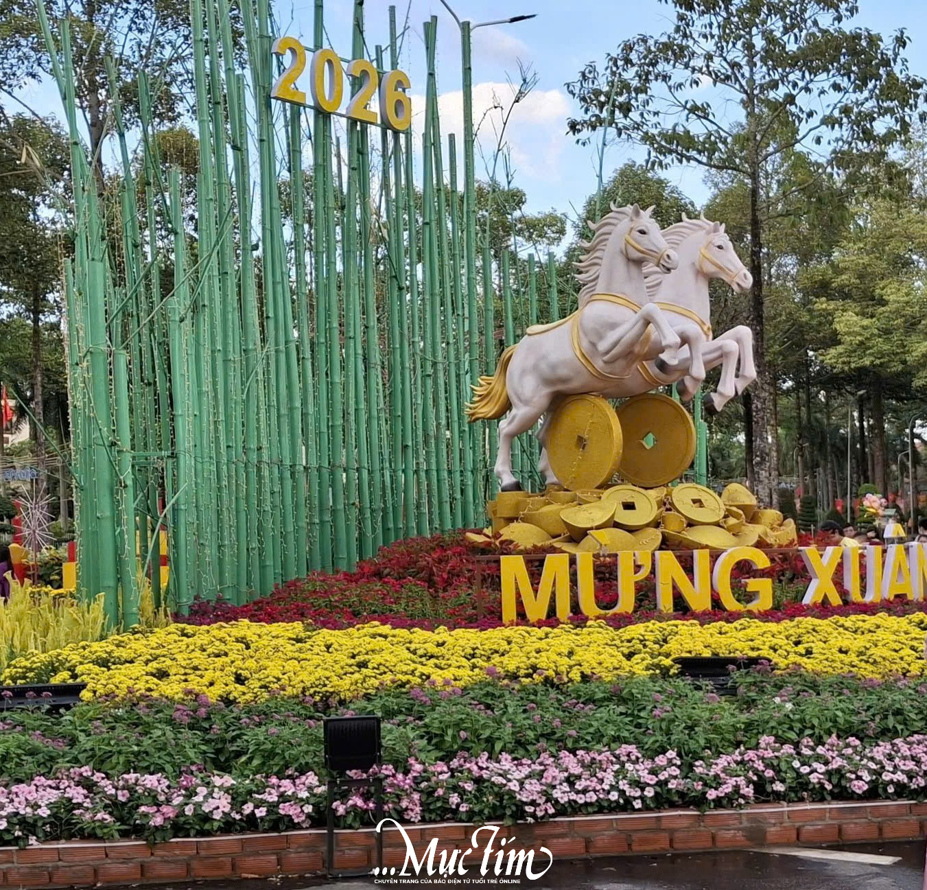 Không khí mùa xuân thêm rộn ràng với linh vật ngựa tại phường Bình Phước (Đồng Nai)- Ảnh 2.