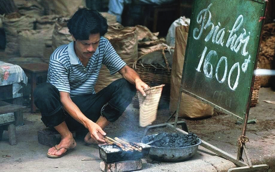 Hà Nội và nghệ thuật phân định món khô - món ướt trong ẩm thực đường phố