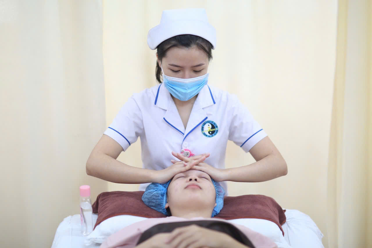 Cứu làn da xuống sắc do thức khuya, ăn uống thất thường dịp Tết - Ảnh 1.