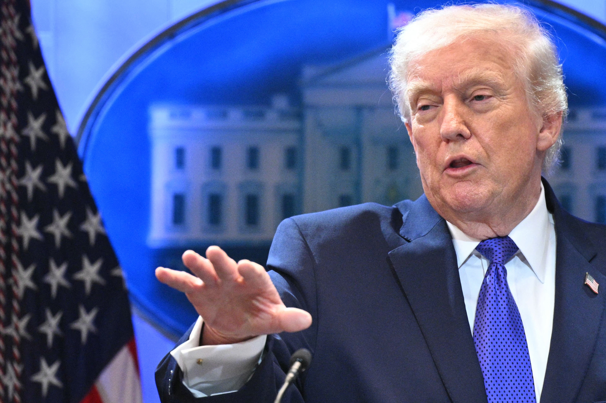 Tòa án Tối cao Mỹ bác thuế quan của Trump, tổng thống đáp trả bằng mức thuế tạm 10%