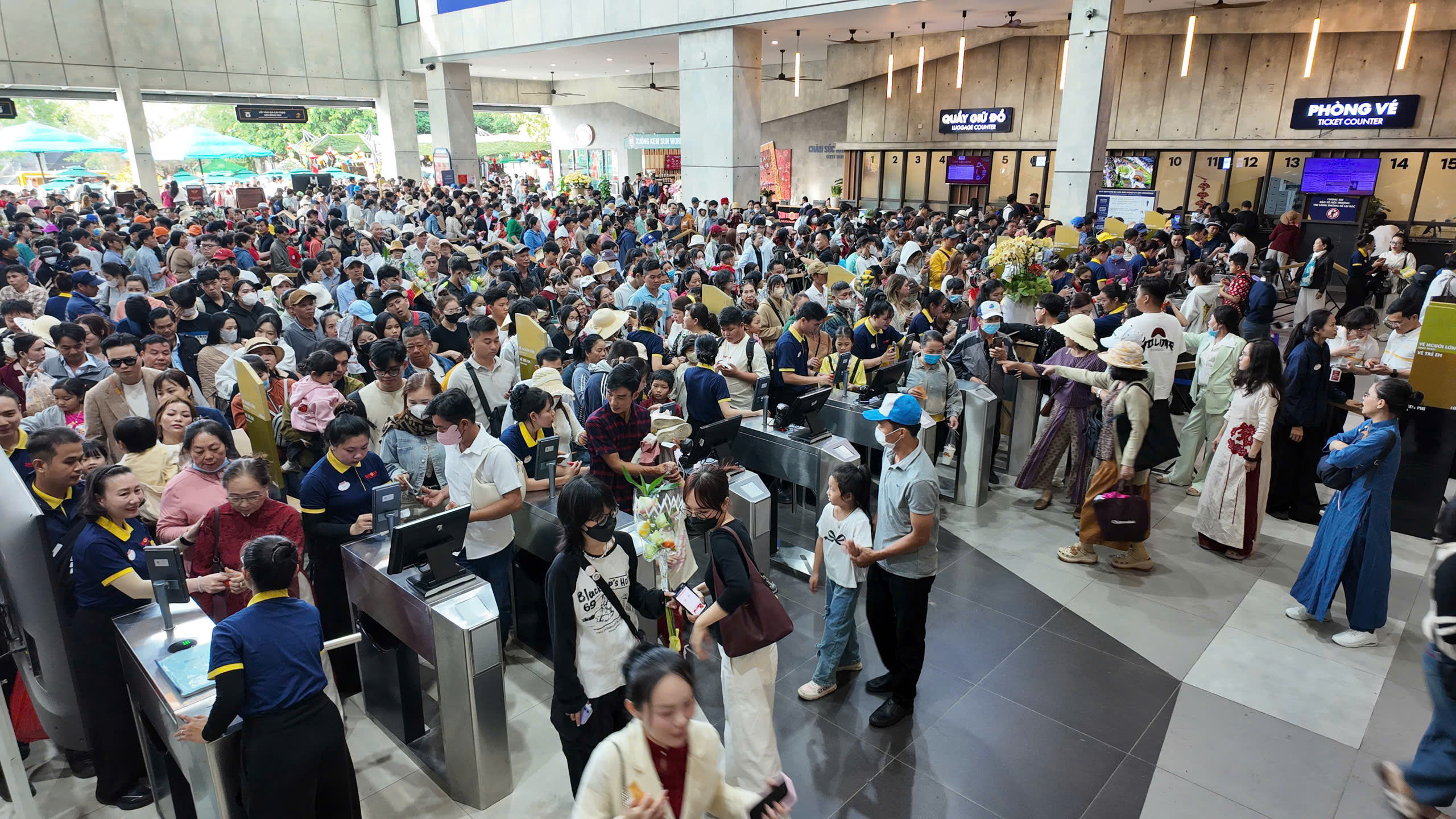 Du lịch Tây Ninh thu hơn 670 tỉ trong mùa Tết Bính Ngọ, tăng hơn 30% cùng kỳ - Ảnh 3.