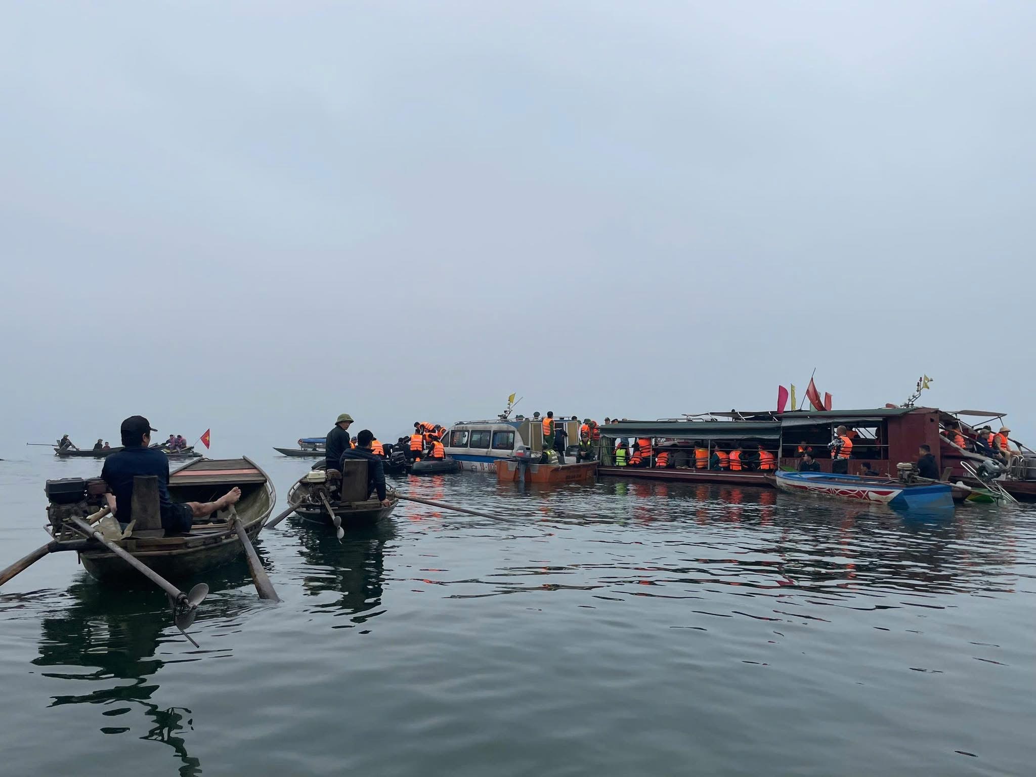 Vụ chìm tàu trên hồ Thác Bà: Đoàn gia đình đi chúc Tết về thì gặp nạn - Ảnh 1.