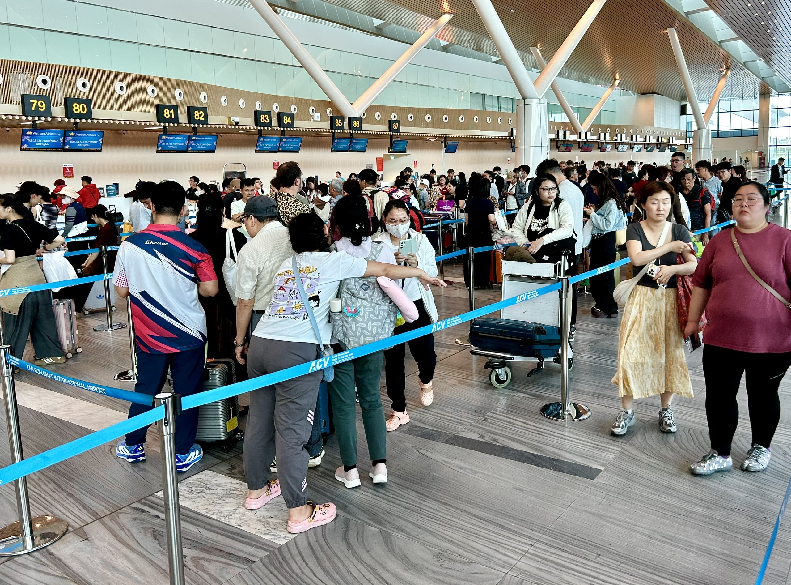 TÂN SƠN NHẤT - Ảnh 2.