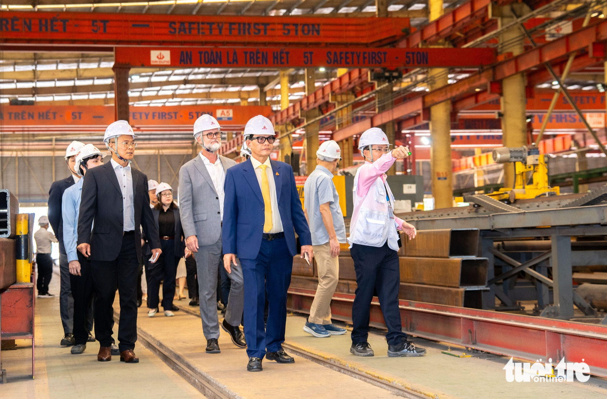 Một doanh nghiệp 'khai xuân' với 34 hợp đồng trị giá 6.650 tỉ đồng - Ảnh 1.