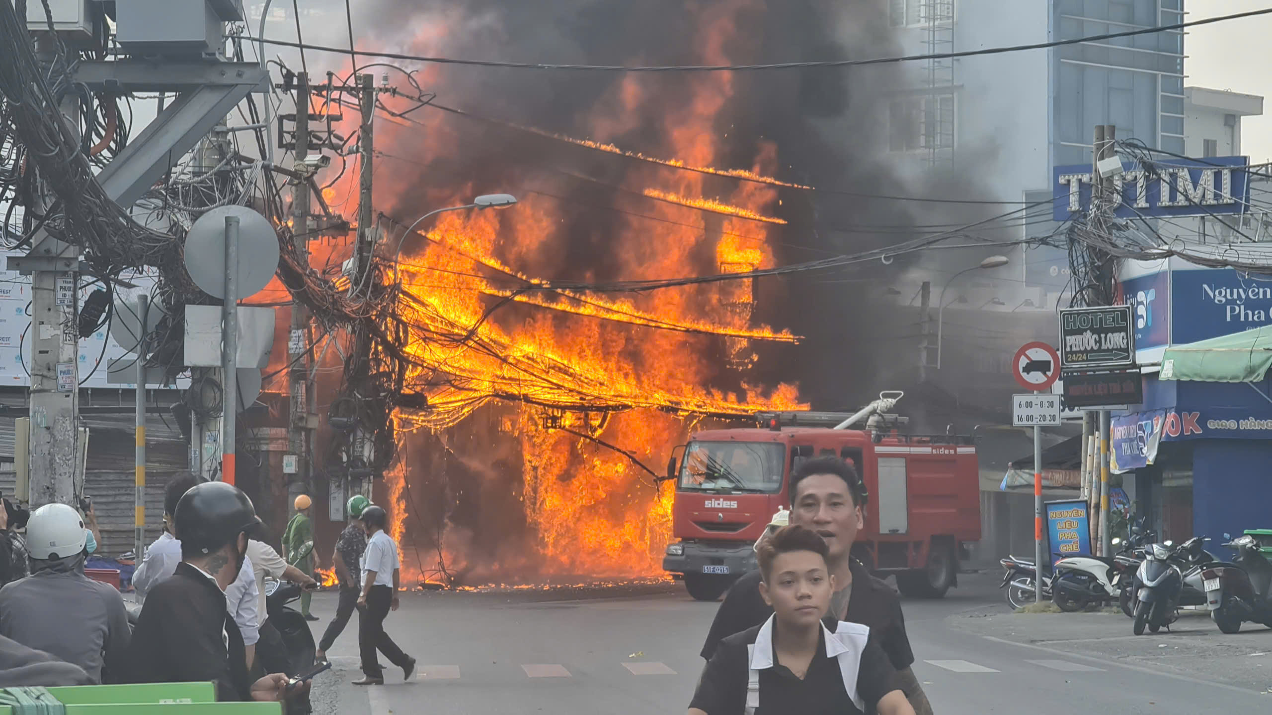 đường Đỗ Xuân Hợp - Ảnh 1.