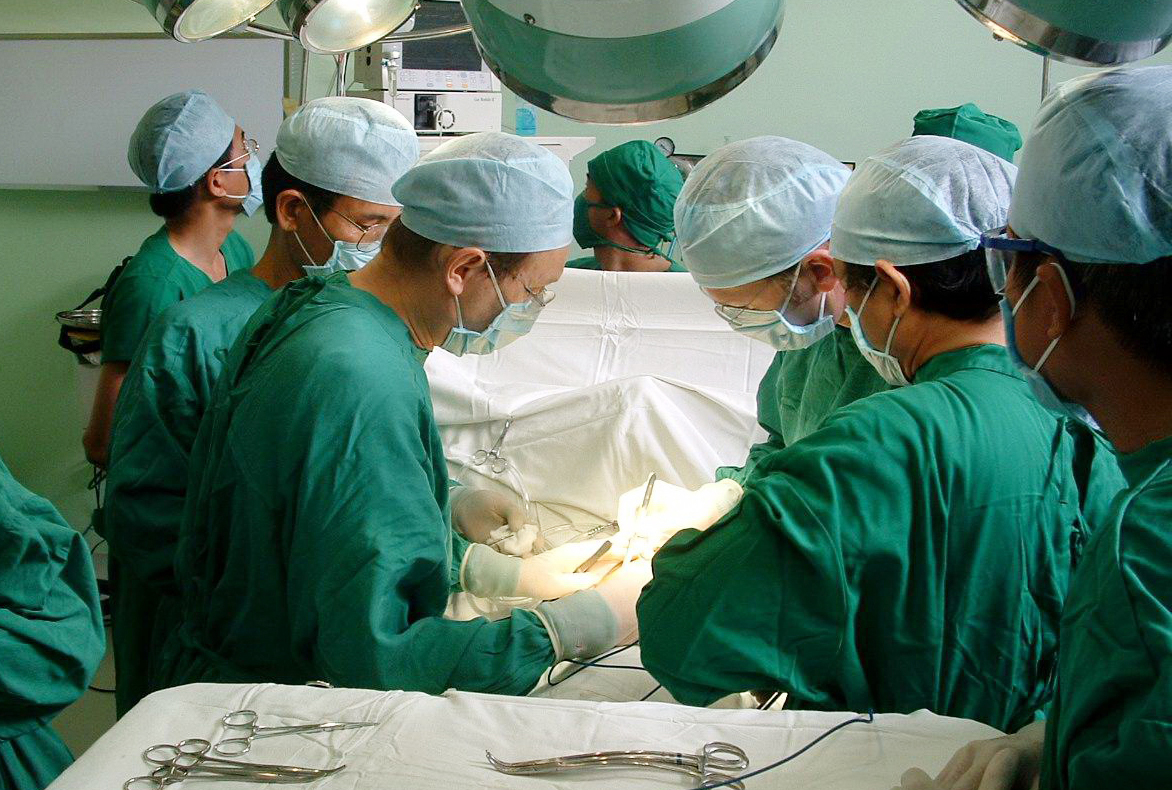 Tiếp thêm sức cho đội ngũ thầy thuốc - Ảnh 1. thầy thuốc - Ảnh 1.