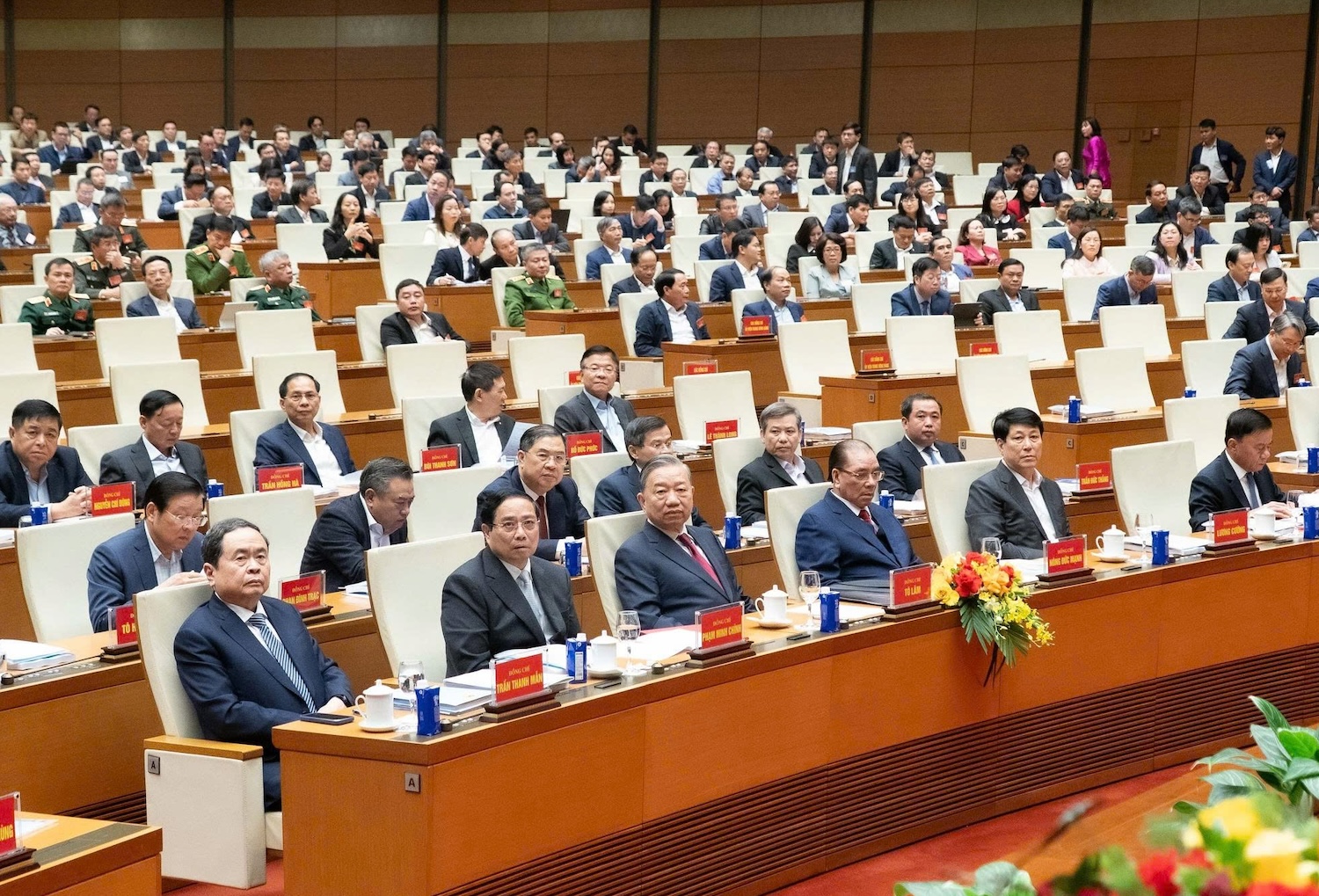 Sáng 25-2 diễn ra Hội nghị toàn quốc quán triệt 2 nghị quyết quan trọng của Bộ Chính trị - Ảnh 1.