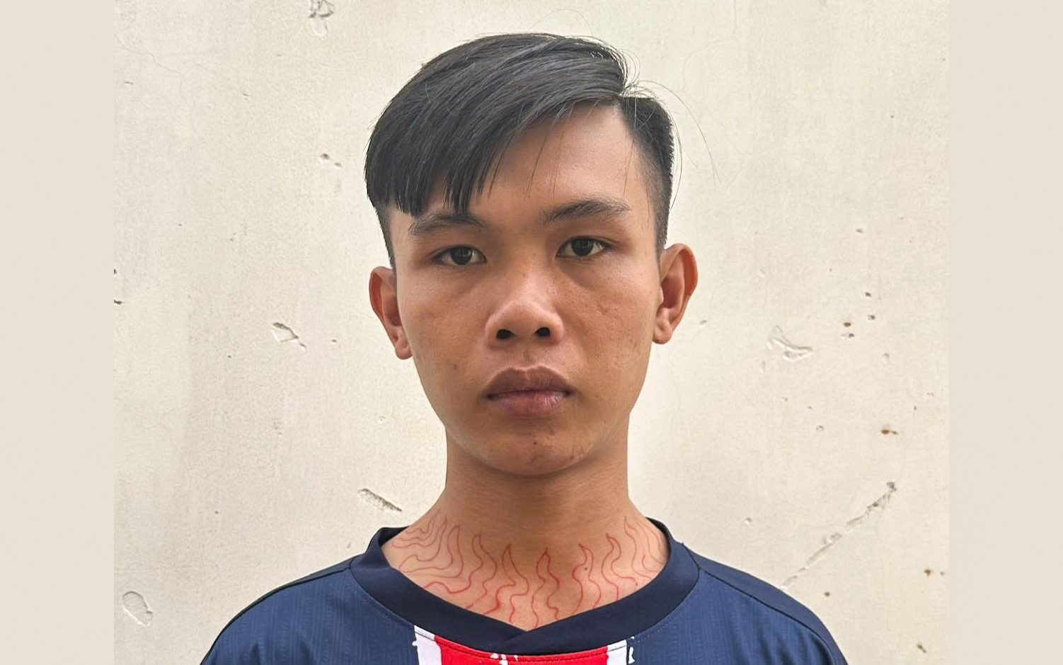 Tài xế Tây Ninh dùng biển số giả, tông xe cảnh sát để trốn truy đuổi