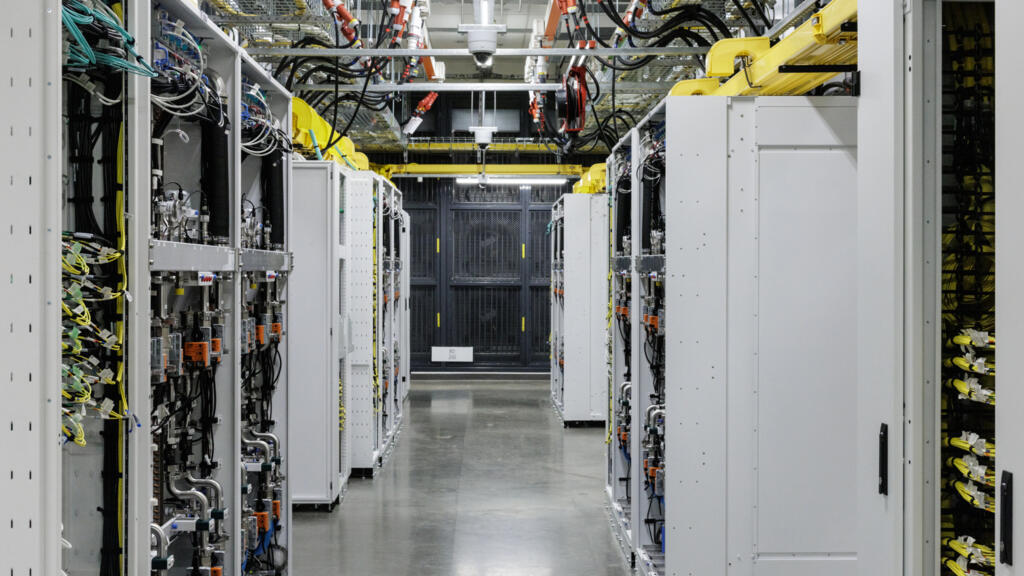 Where AI lives: Southeast Asia's data centre boom- Ảnh 1. Where AI lives: Southeast Asia's data centre boom- Ảnh 1.