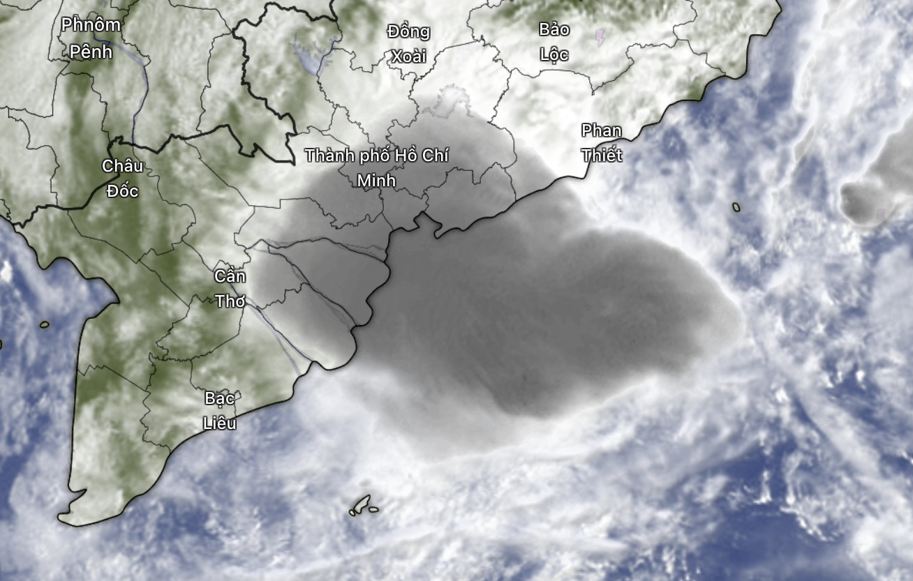 mưa trái mùa - Ảnh 1.