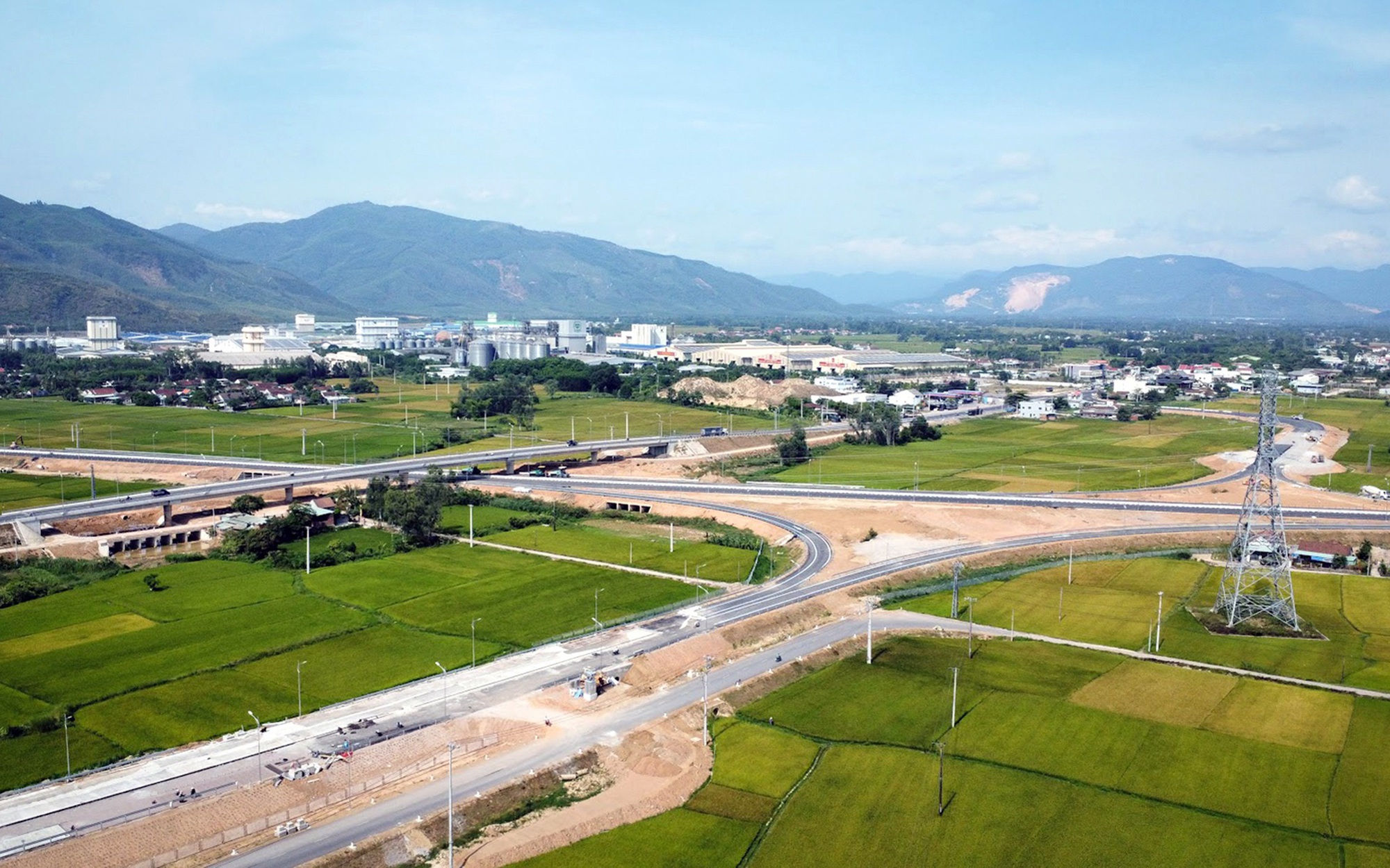 Hoàn thành cao tốc Hoài Nhơn - Quy Nhơn, bài toán vật liệu và vốn đầu tư hạ tầng