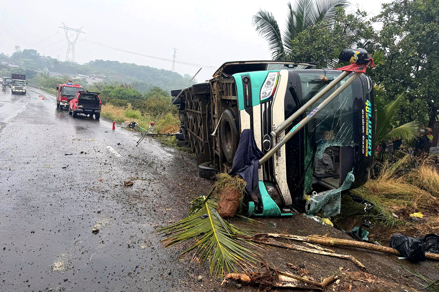 xe khách - Ảnh 1.