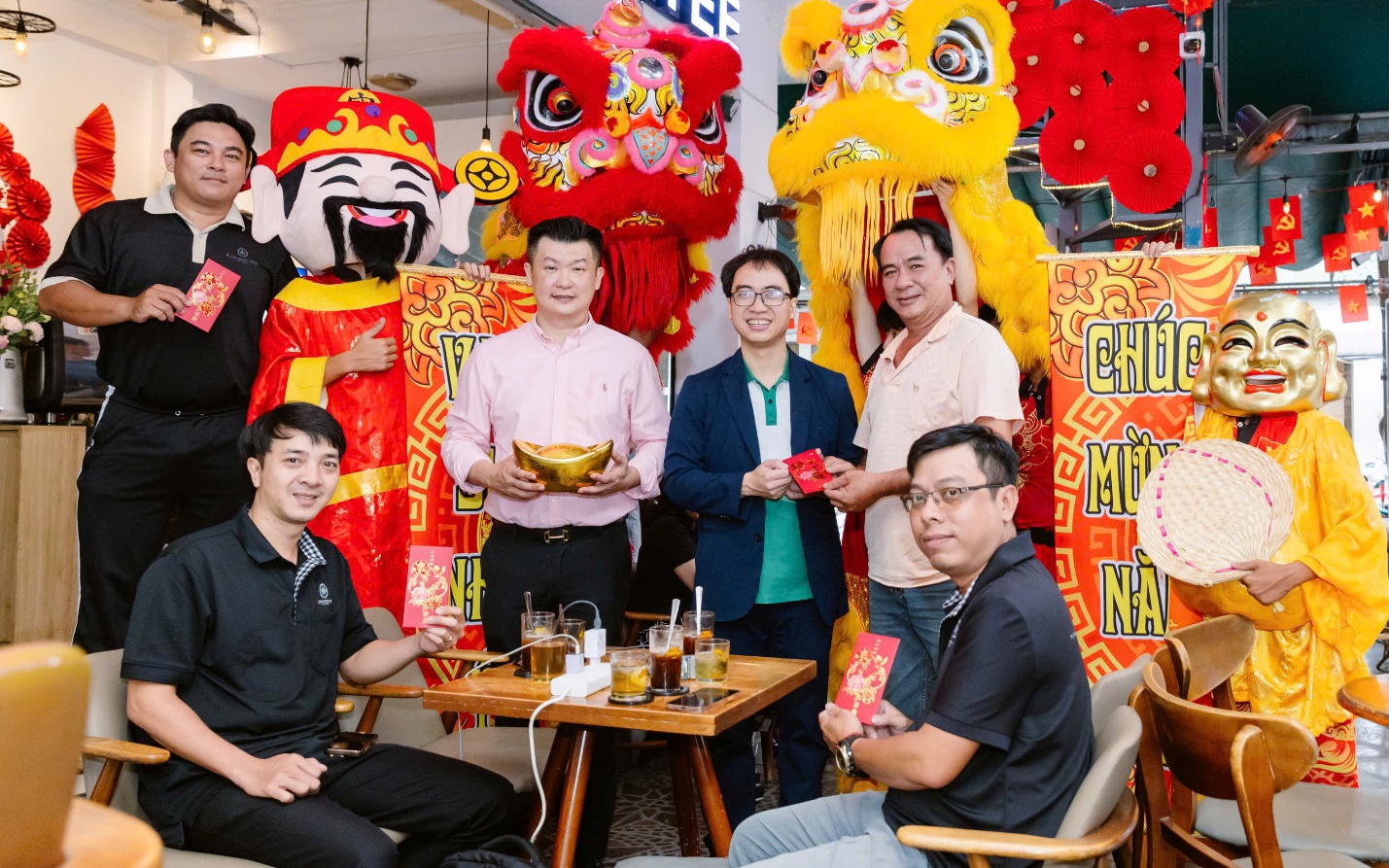 HLB và Sổ Bán Hàng kết hợp tổ chức Ngày hội Thần Tài 4.0 tại Rovina Coffee Sài Gòn