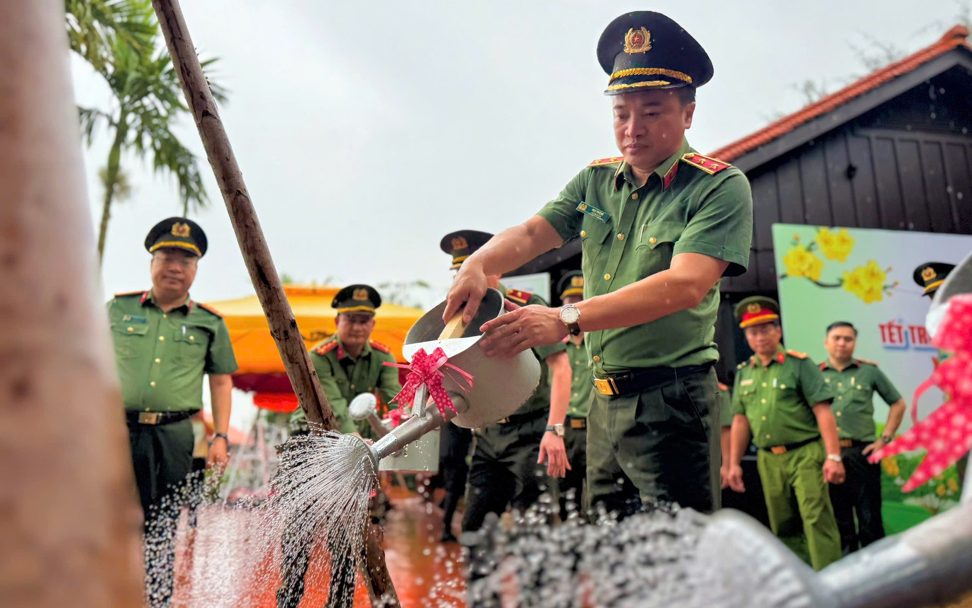Công an TP.HCM phát động Tết trồng cây, hướng đến môi trường xanh và ứng phó biến đổi khí hậu