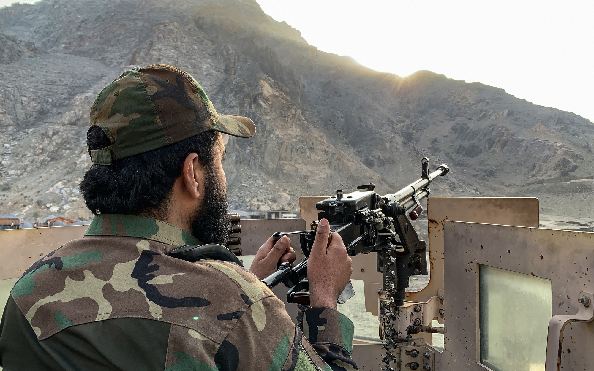 Giao Tranh Biên Giới Afghanistan - Pakistan Bùng Phát Dữ Dội Tại Cửa Khẩu Torkham
