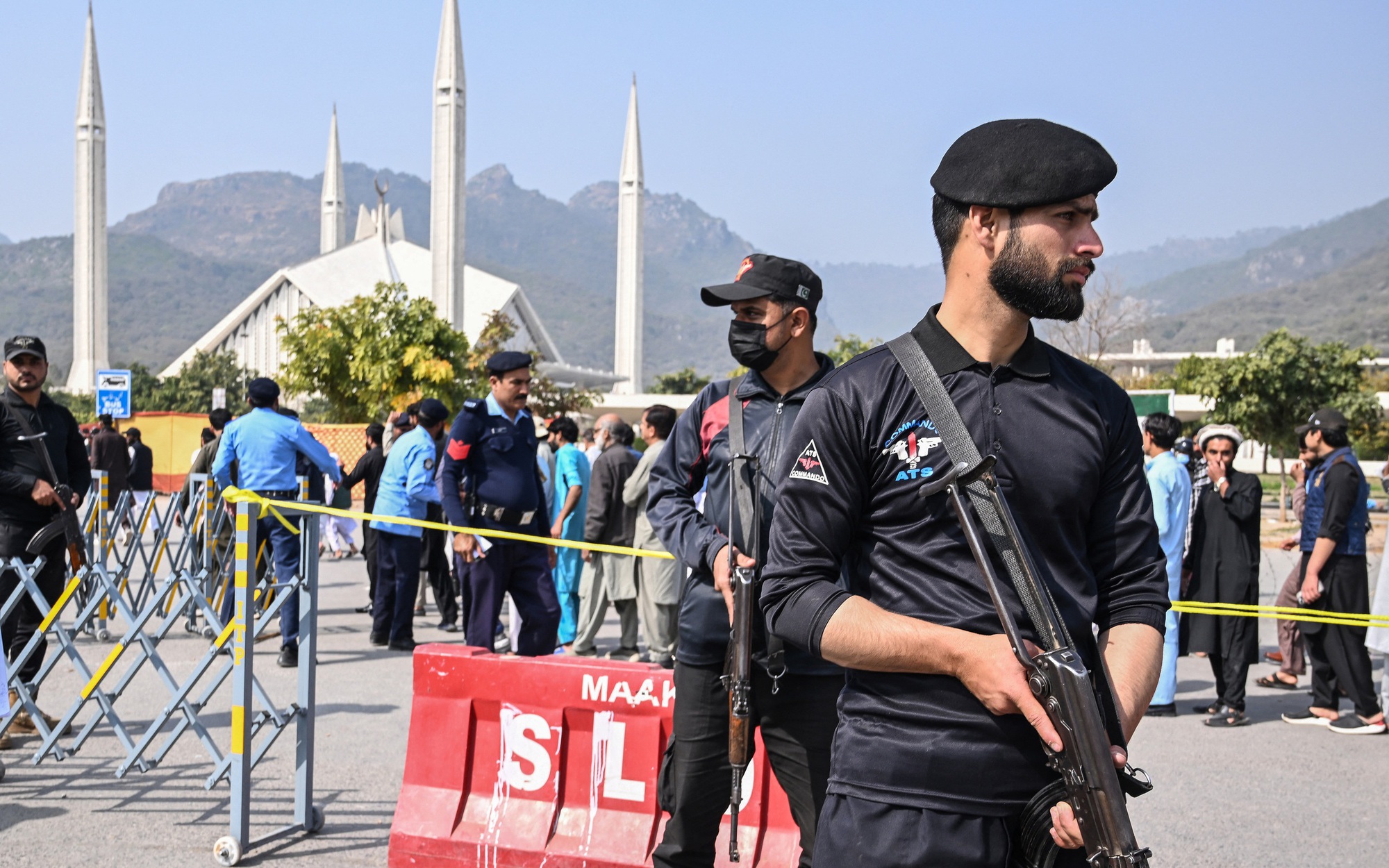 Trung Quốc Kêu Gọi Ngừng Bắn Giữa Afghanistan Và Pakistan, Lo Ngại Leo Thang Xung Đột