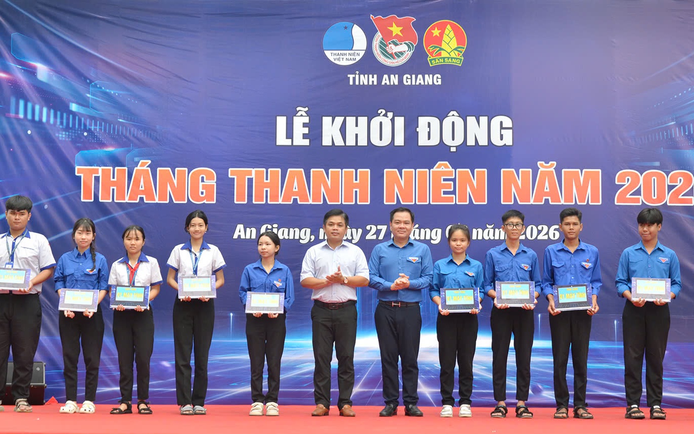 An Giang Trao Laptop, Xây Cầu Và Hỗ Trợ Khởi Nghiệp Cho Thanh Niên