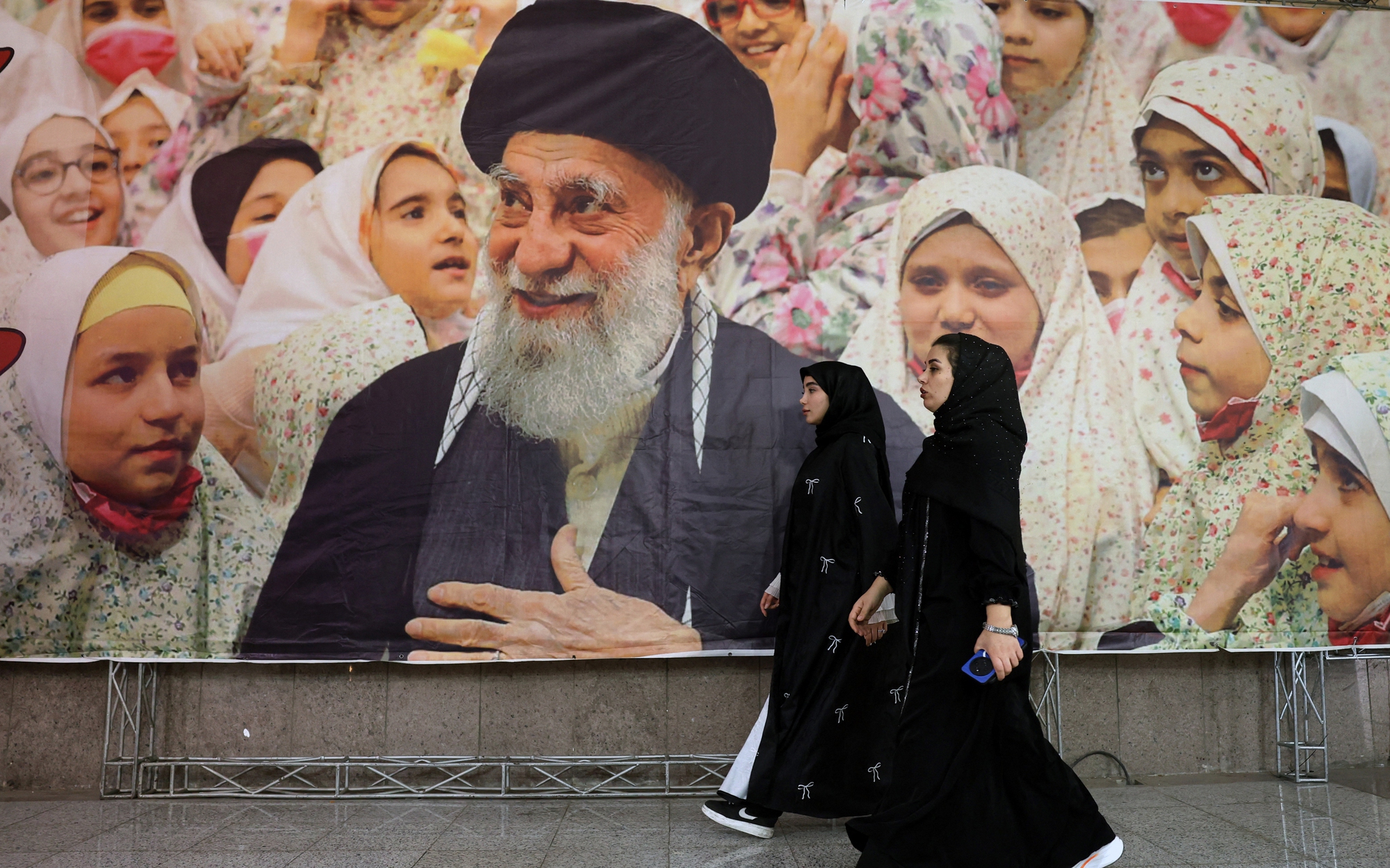 Tổng thống Mỹ Donald Trump tuyên bố Lãnh tụ tối cao Iran Ayatollah Ali Khamenei đã chết
