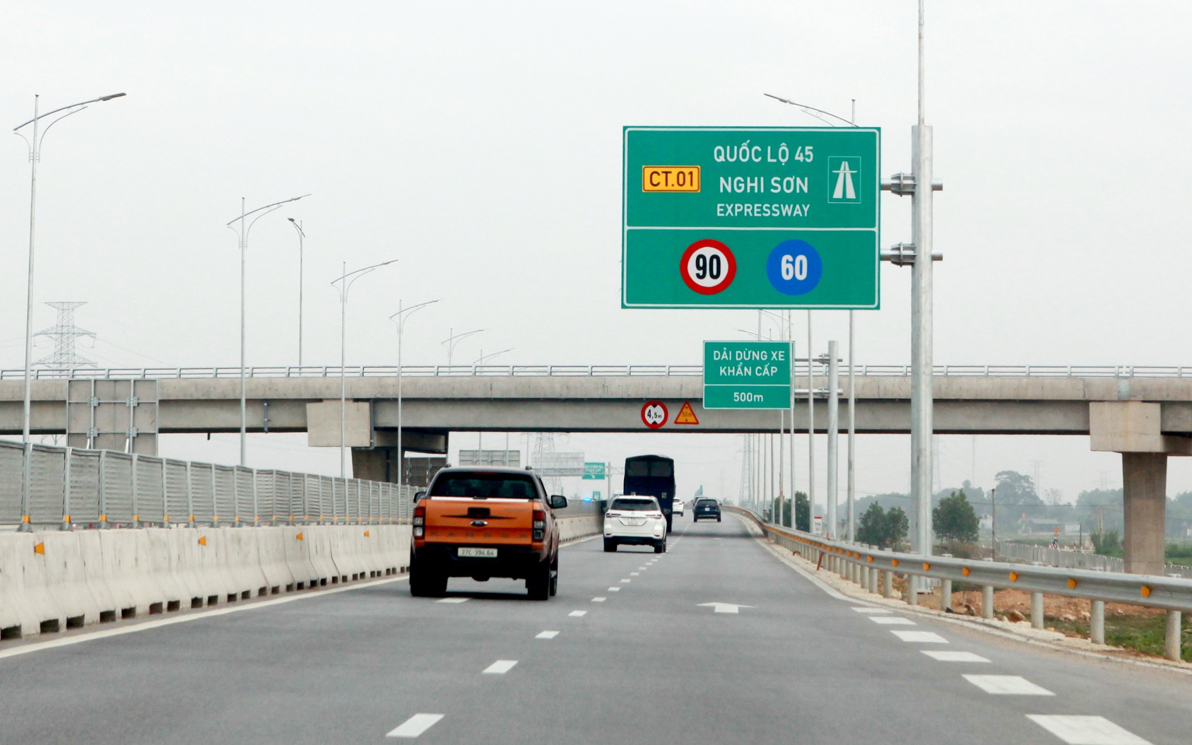 Bộ Xây dựng phê duyệt mức phí cao tốc Bắc - Nam, cao nhất 1.300 đồng/km