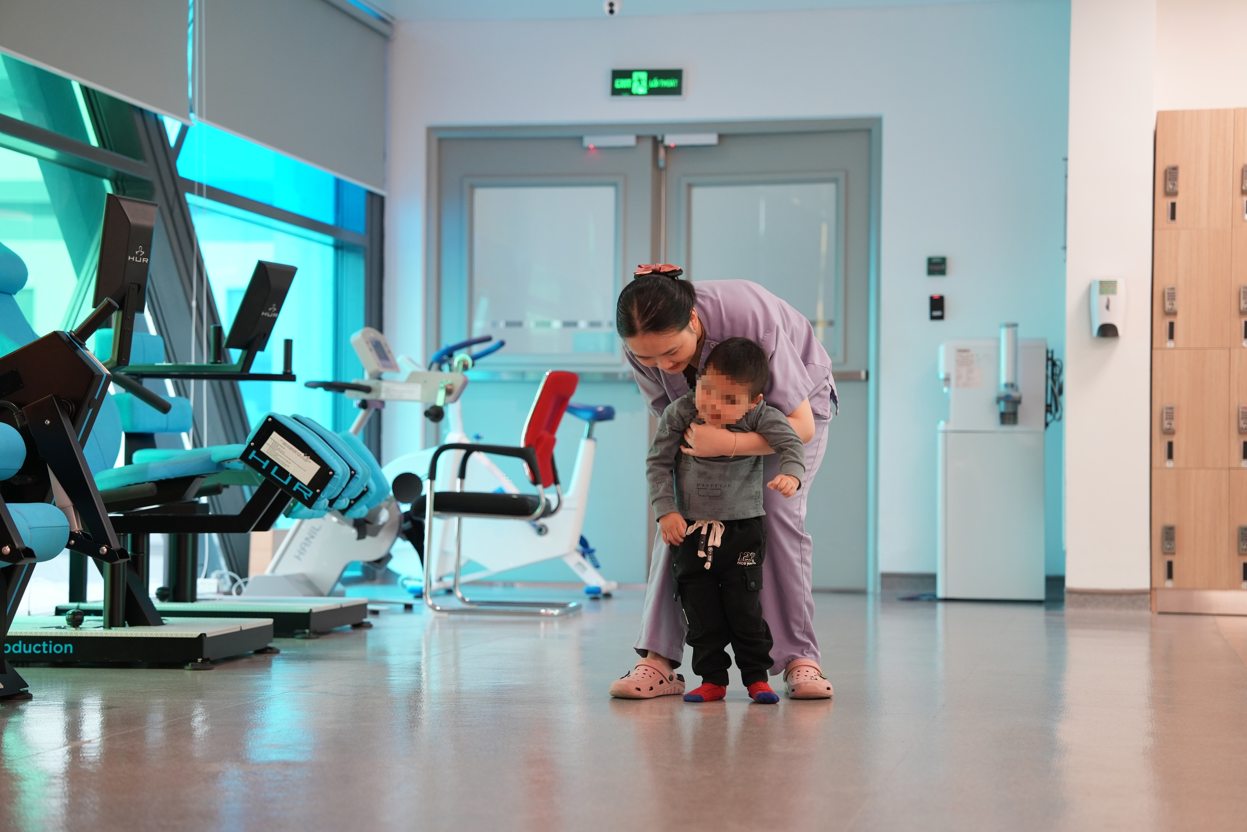 Nguy cơ sống thực vật sau đuối nước, em bé 3 tuổi hồi phục thần kỳ - Ảnh 3.