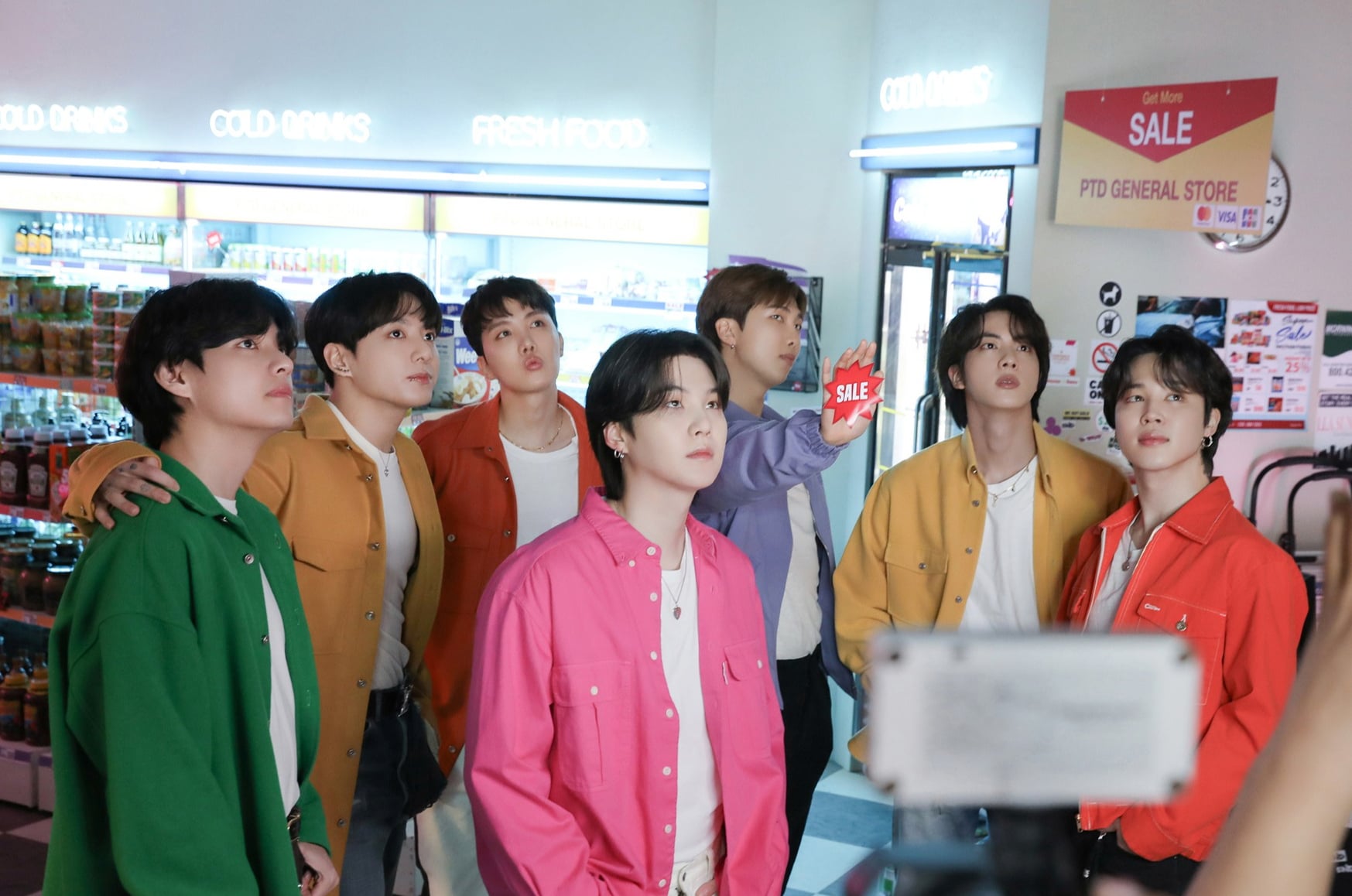 BTS trở lại, SEVENTEEN, TWICE bận rộn với các tour diễn - Ảnh 1. BTS trở lại, SEVENTEEN, TWICE bận rộn với các tour diễn - Ảnh 1.