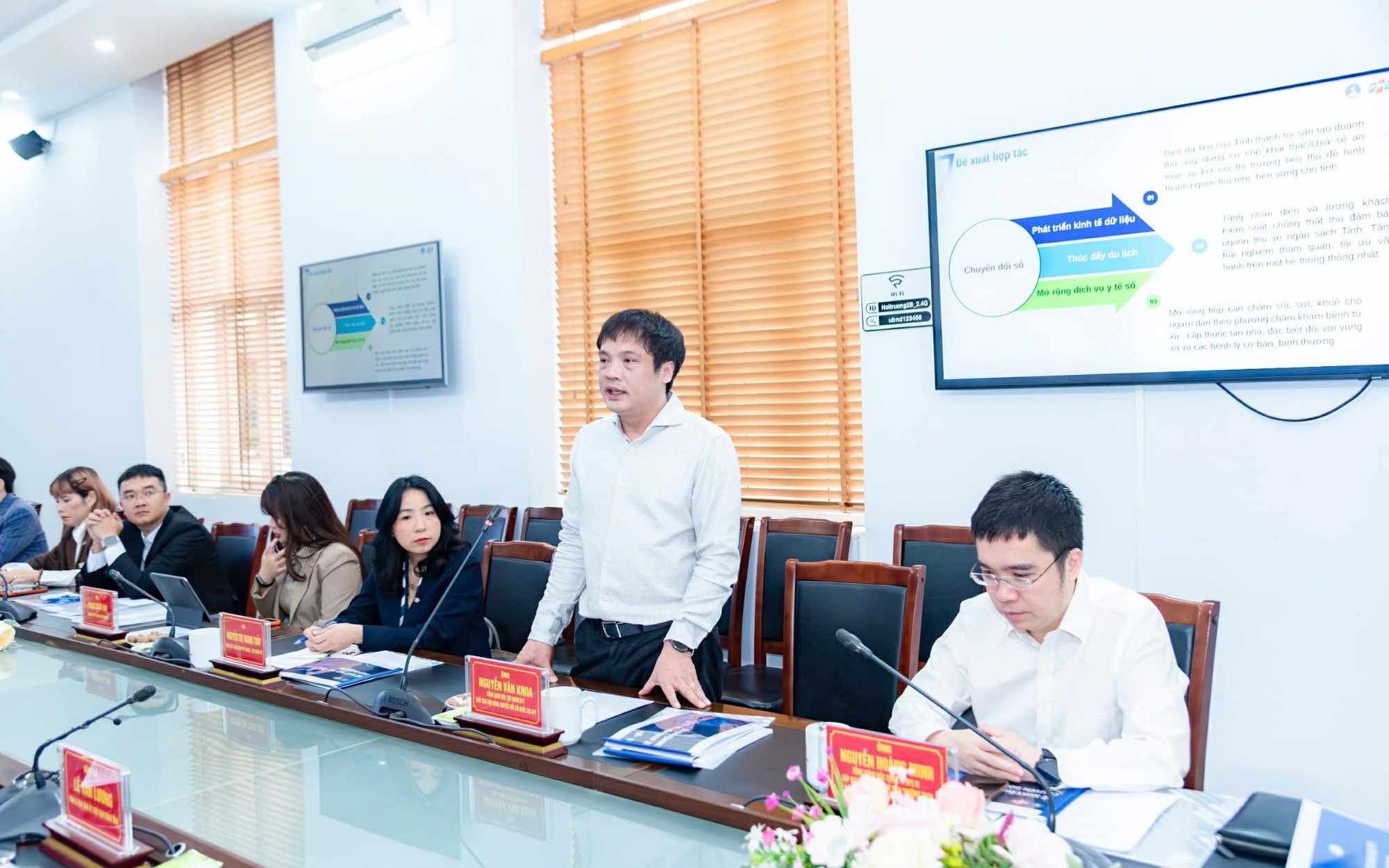 Vietnam’s FPT refutes online claim of 26,000 layoffs as 2025 filing shows marginal workforce decline - Ảnh 2.