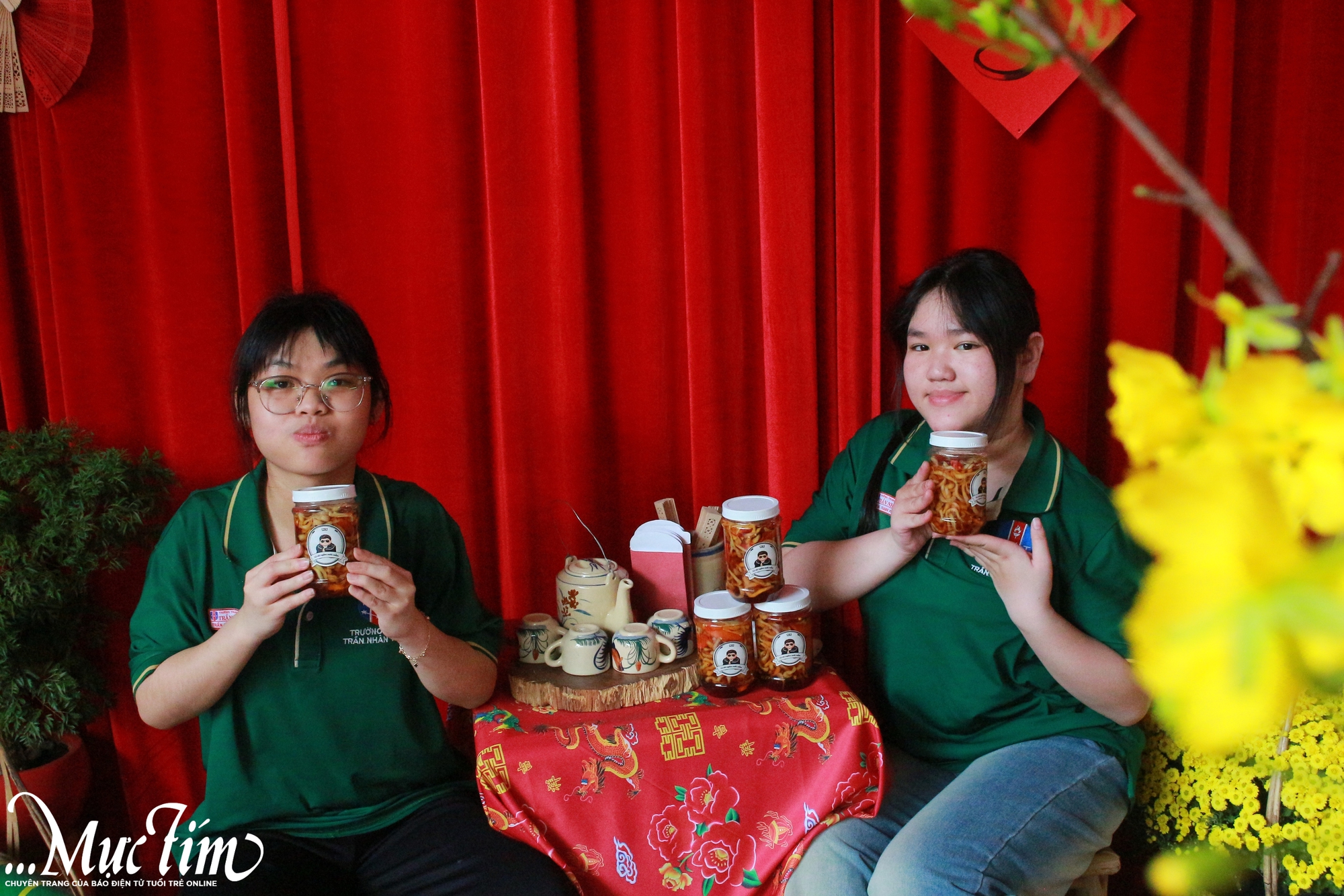 'Đầu bếp' teen trổ tài làm bánh, mứt ngày Tết- Ảnh 1.