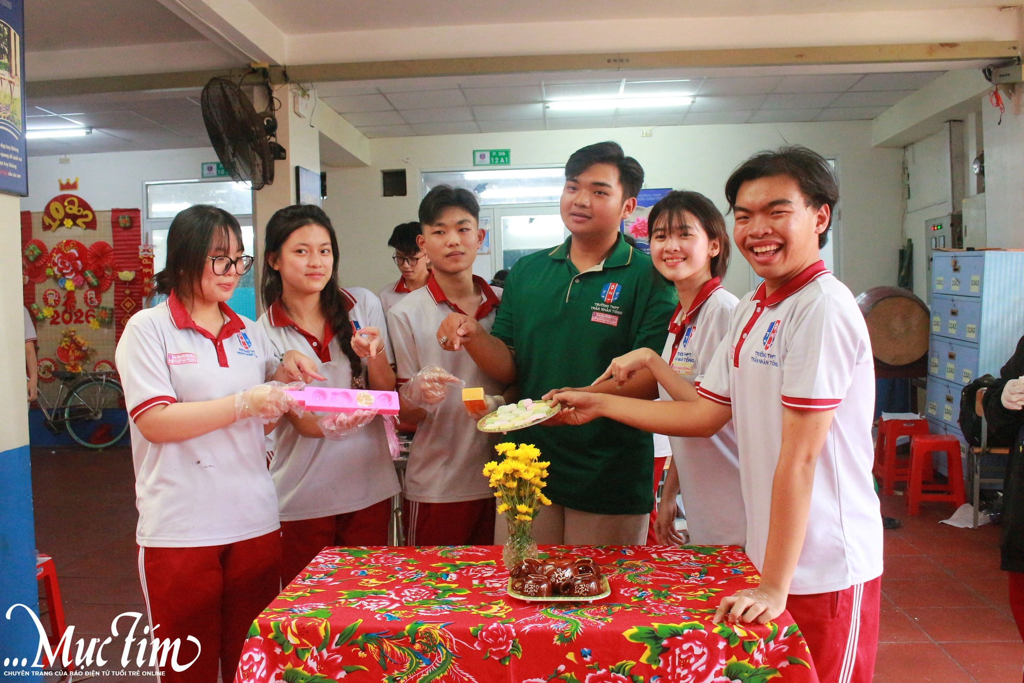 'Đầu bếp' teen trổ tài làm bánh, mứt ngày Tết- Ảnh 4.