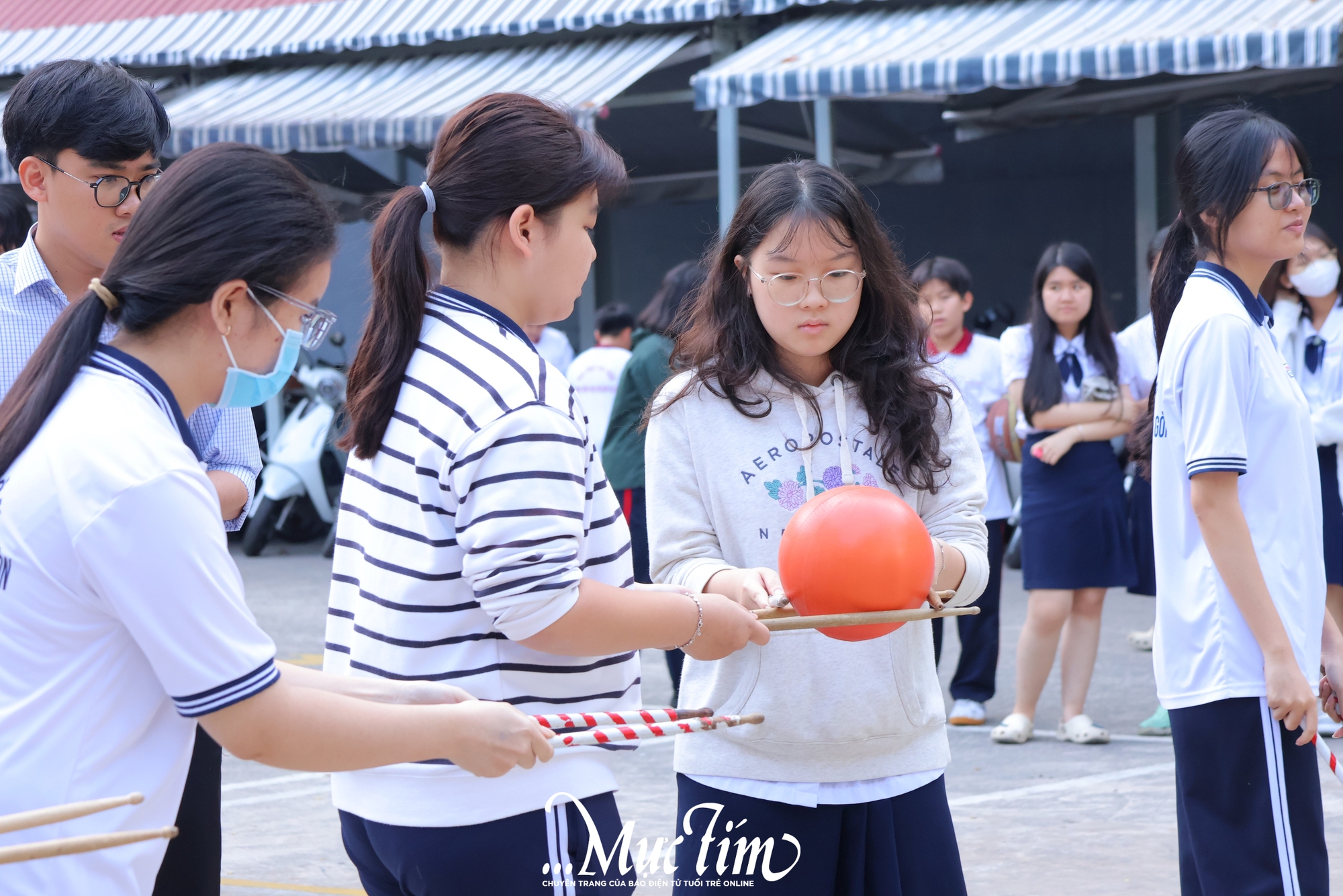 Giờ ra chơi rộn ràng với chuỗi trò chơi vận động mừng xuân - Ảnh 4.