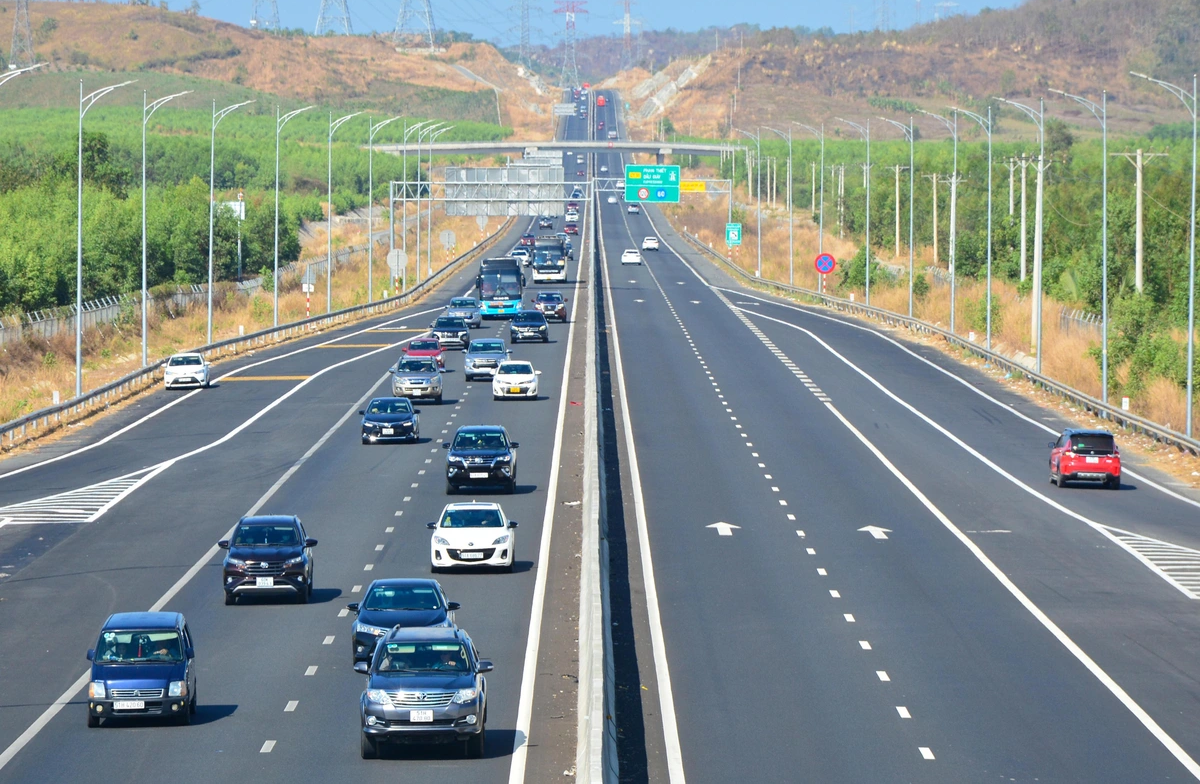 đường cao tốc - Ảnh 1.