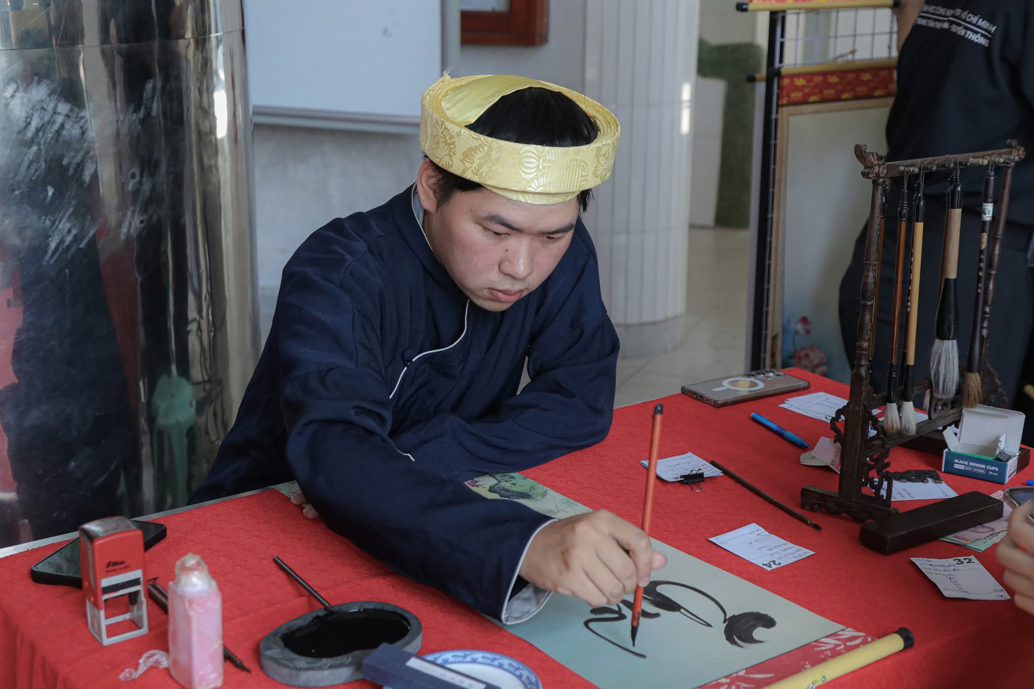 Ngắm không gian check-in Tết ngập tràn sắc đỏ ở các trường đại học- Ảnh 9.