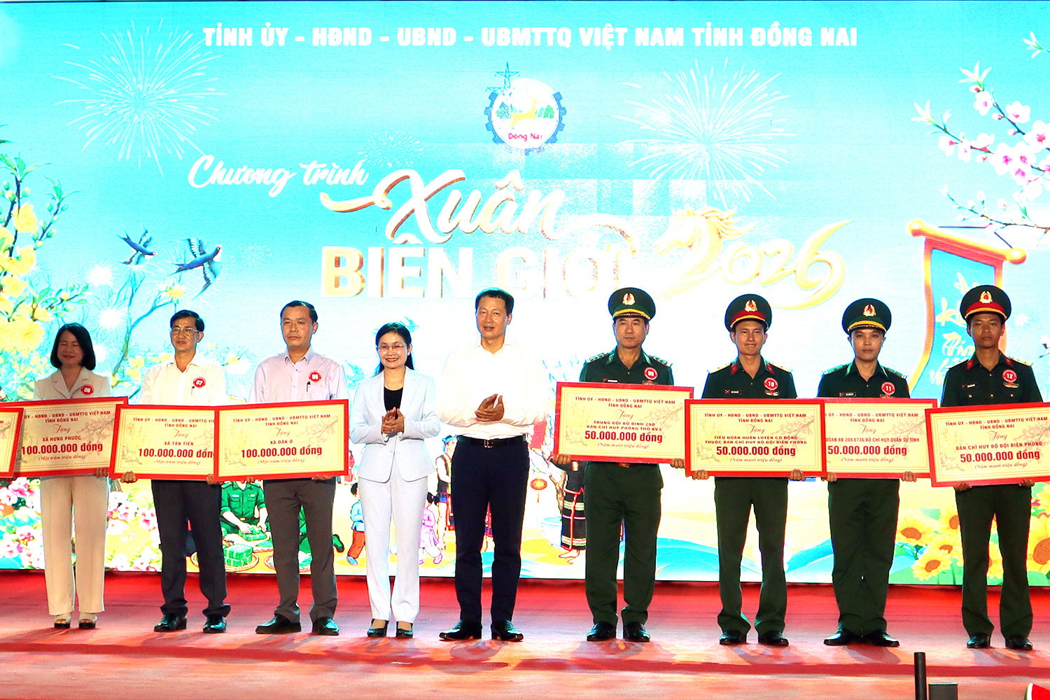 Lãnh đạo Đồng Nai mang 'Xuân biên giới' đến tuyến đầu Tà Thiết - Ảnh 3.