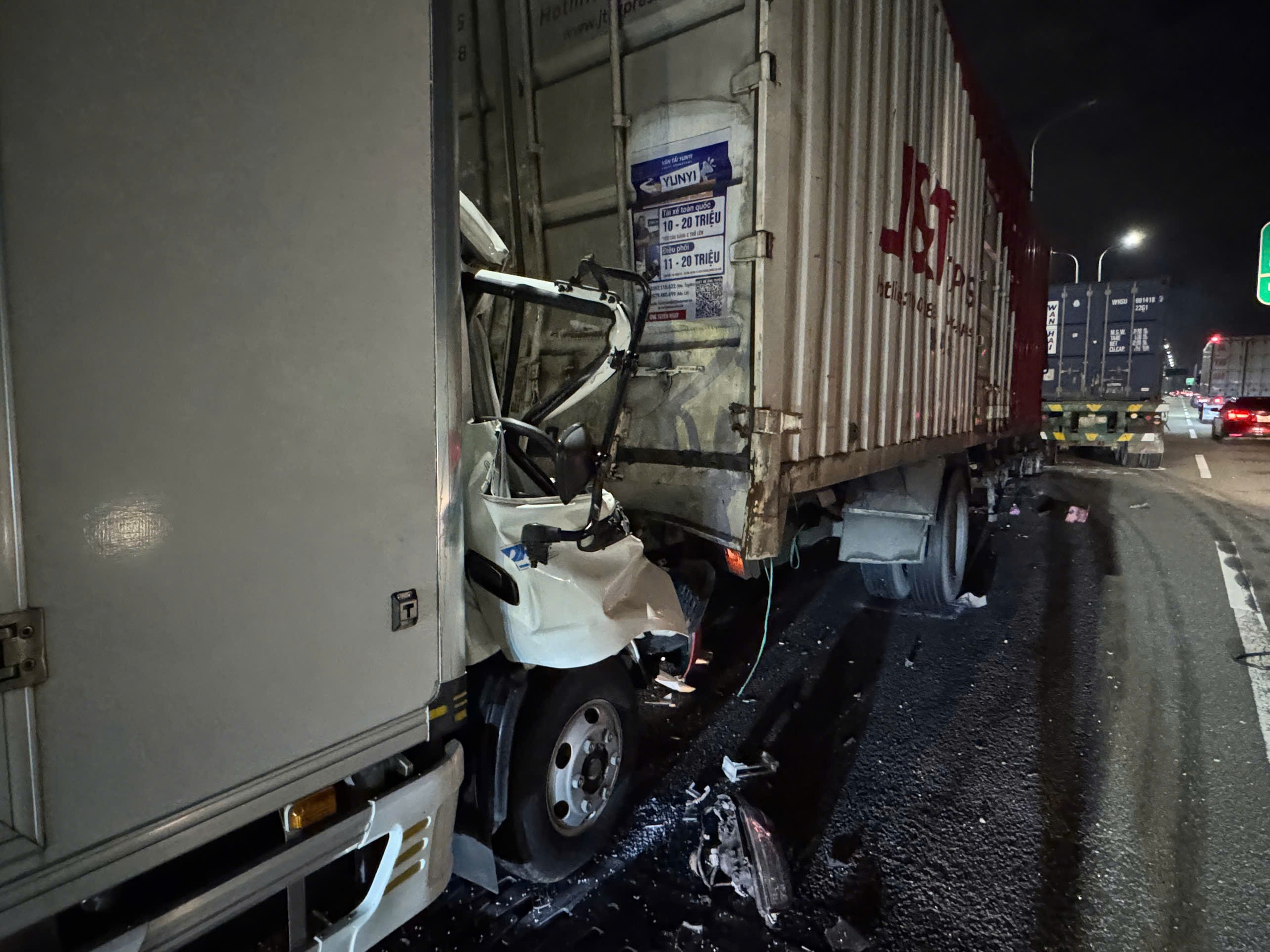 Tai nạn liên tiếp trên cao tốc, Cục CSGT cảnh báo 2 lỗi 'chết người' - Ảnh 1.