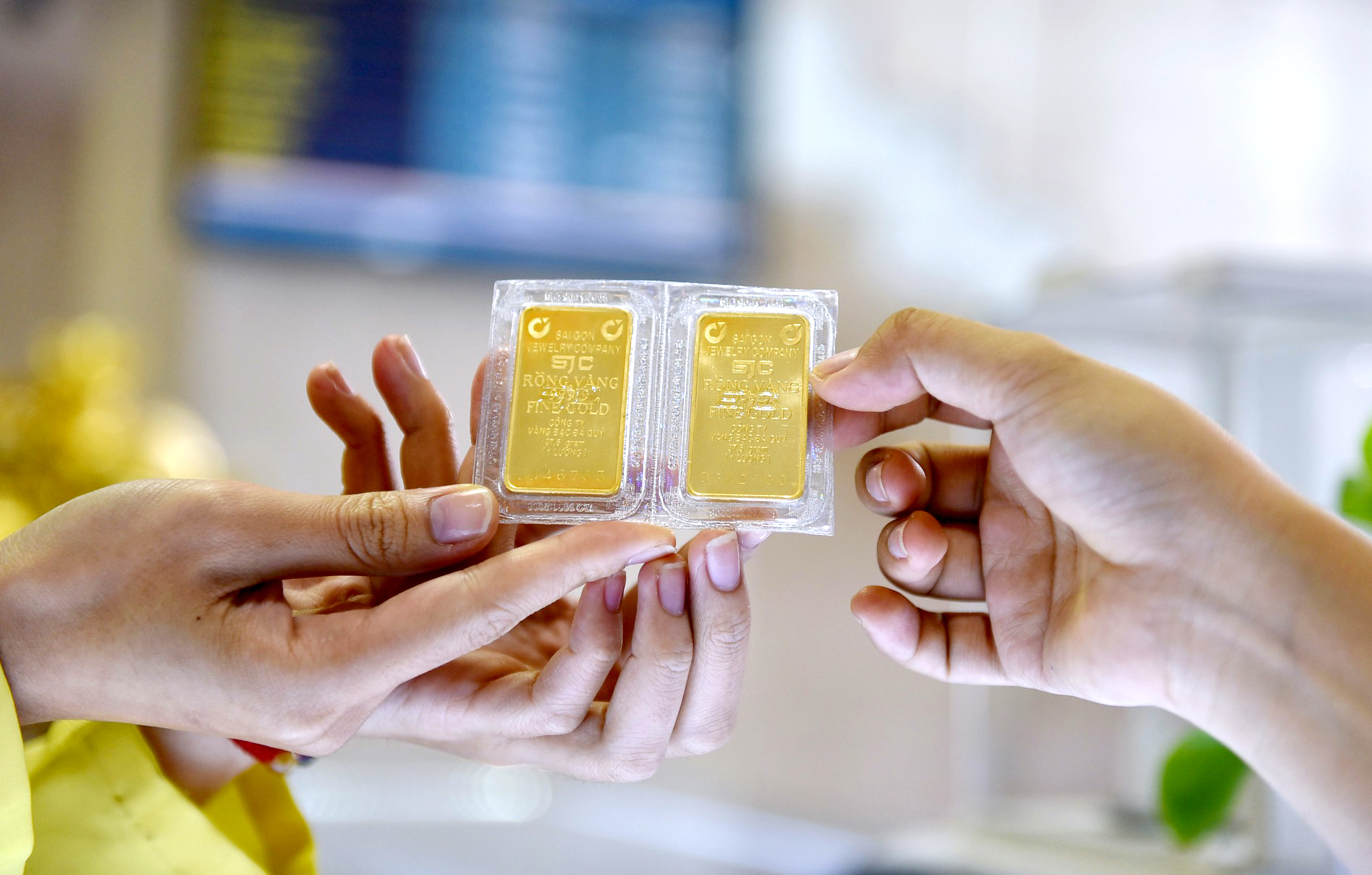 Giá vàng thế giới ‘giằng co’ quanh ngưỡng 5.050 USD/ounce, giá bạc tăng vững - Ảnh 1.