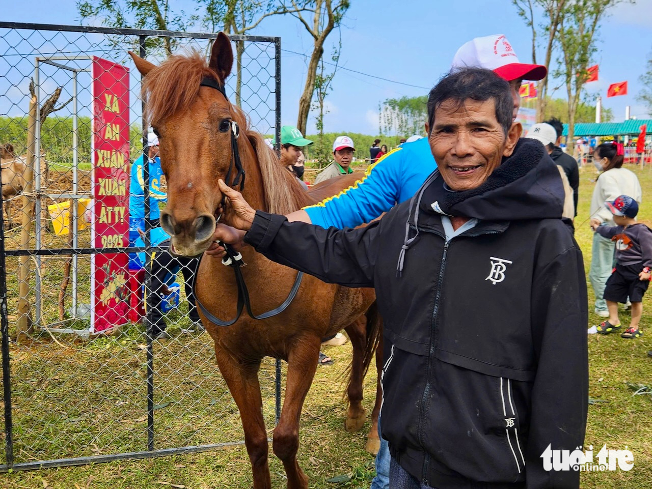 Cách nông dân ‘biến’ ngựa thồ thành ngựa đua - Ảnh 5.