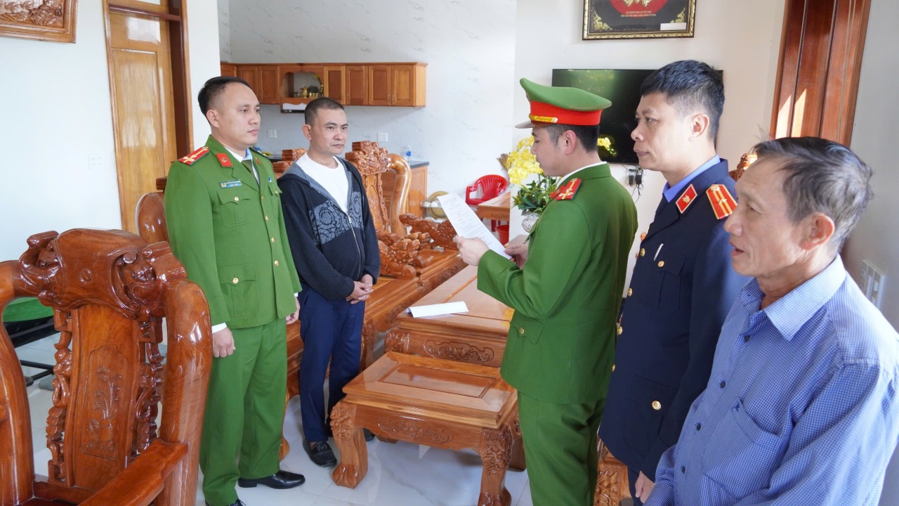 khởi tố - Ảnh 1.