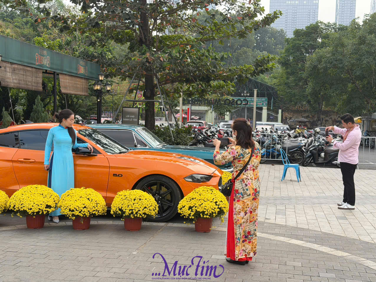Chụp ảnh Tết phong cách hoài niệm cùng dàn xe cổ - Ảnh 5.