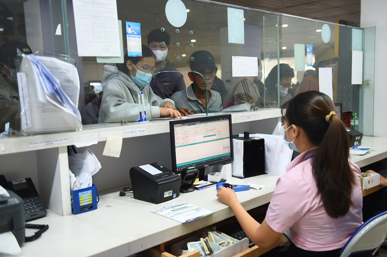 Da vú nhăn lõm giống vỏ cam, coi chừng bị ung thư vú - Ảnh 1.