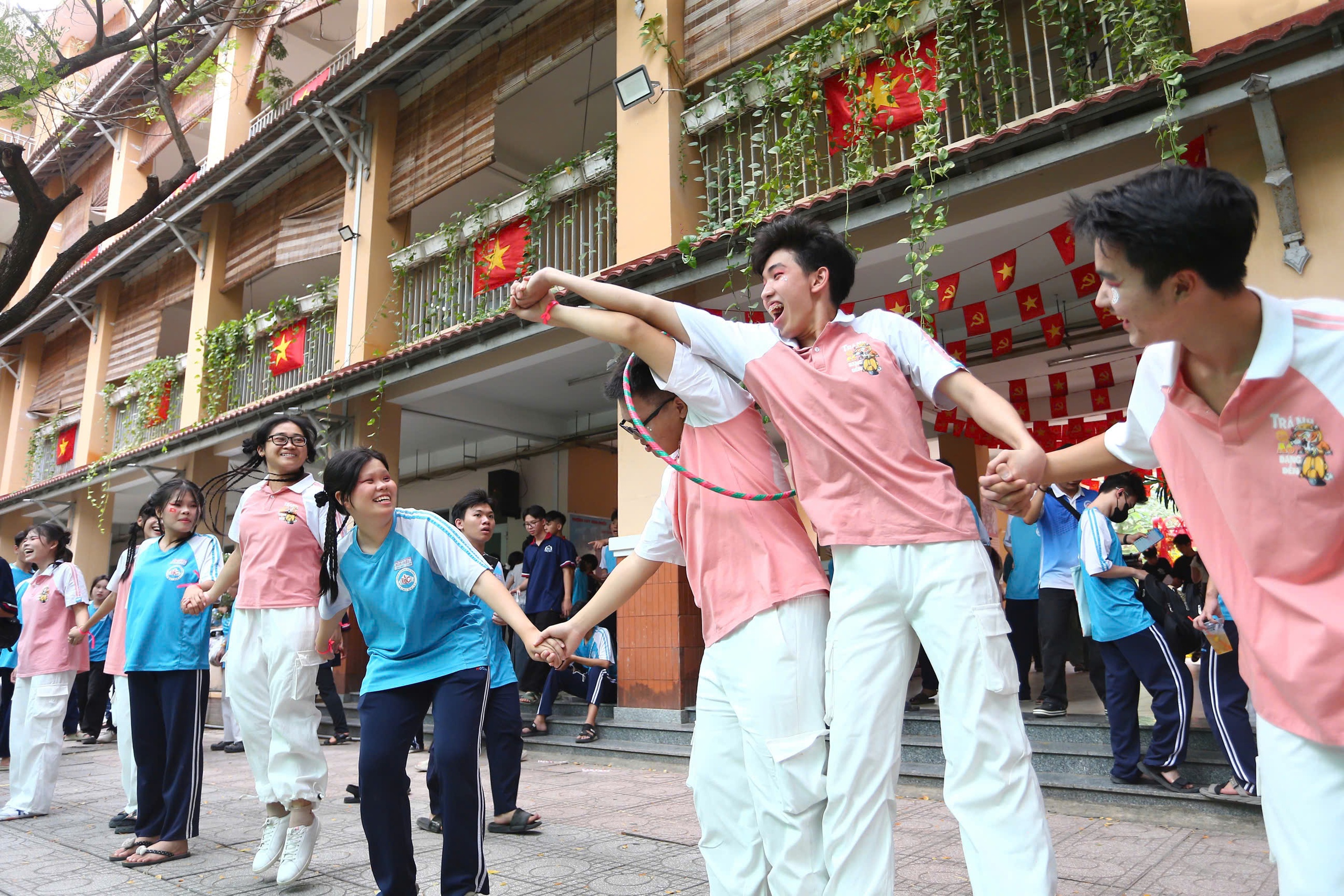 Rộn ràng Hội xuân Bính Ngọ 2026 tại Trường THPT Bình Chiểu - Ảnh 5.