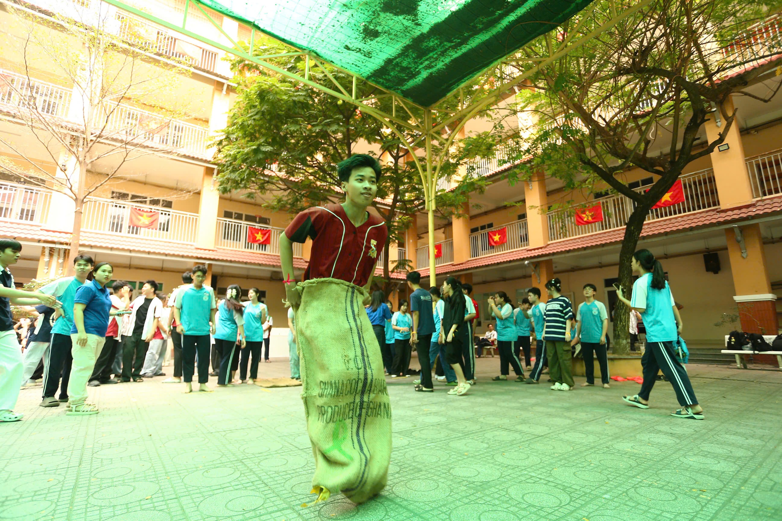 Rộn ràng Hội xuân Bính Ngọ 2026 tại Trường THPT Bình Chiểu - Ảnh 4.