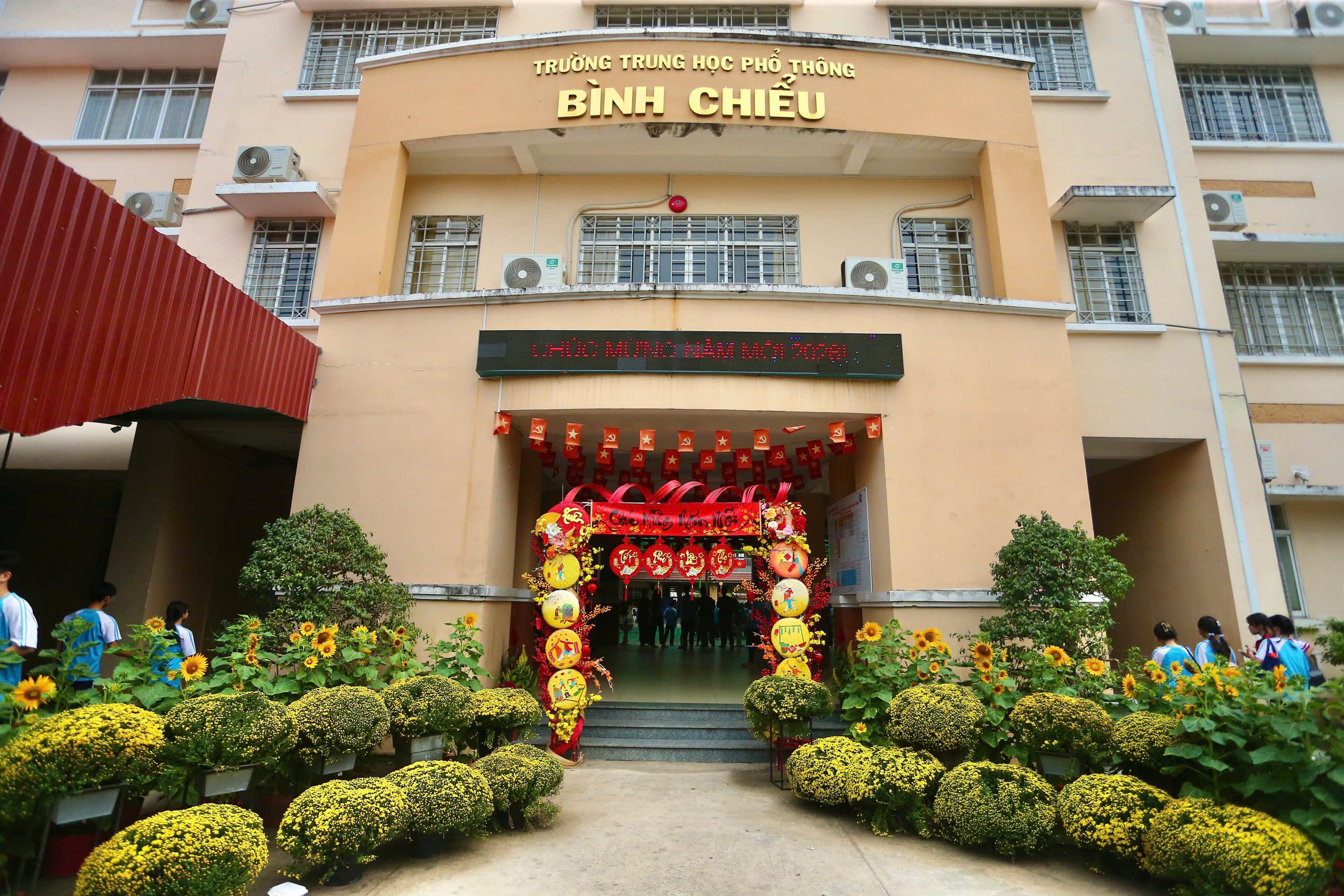 Rộn ràng Hội xuân Bính Ngọ 2026 tại Trường THPT Bình Chiểu - Ảnh 14.