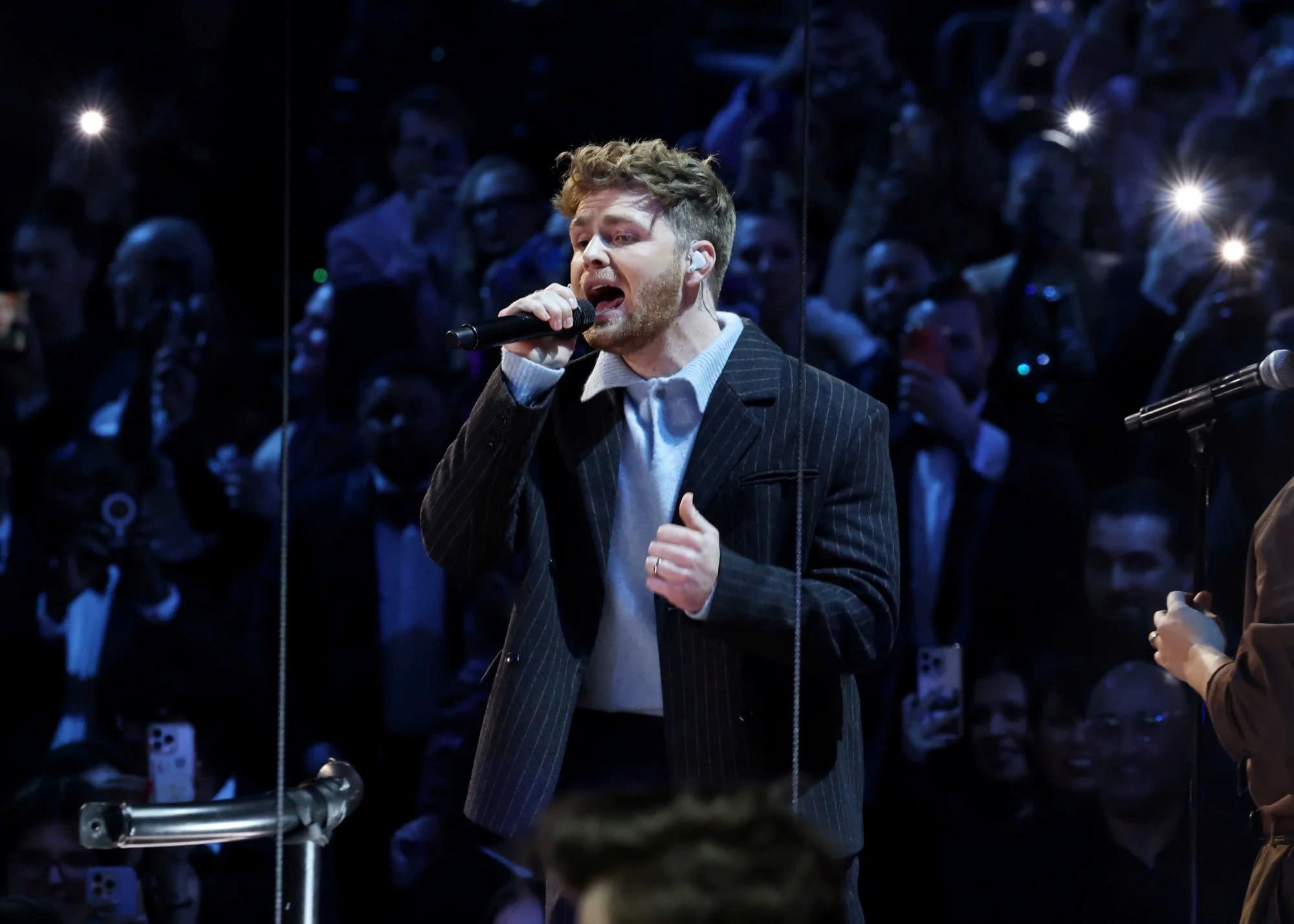 Alex Warren - Ảnh 1.