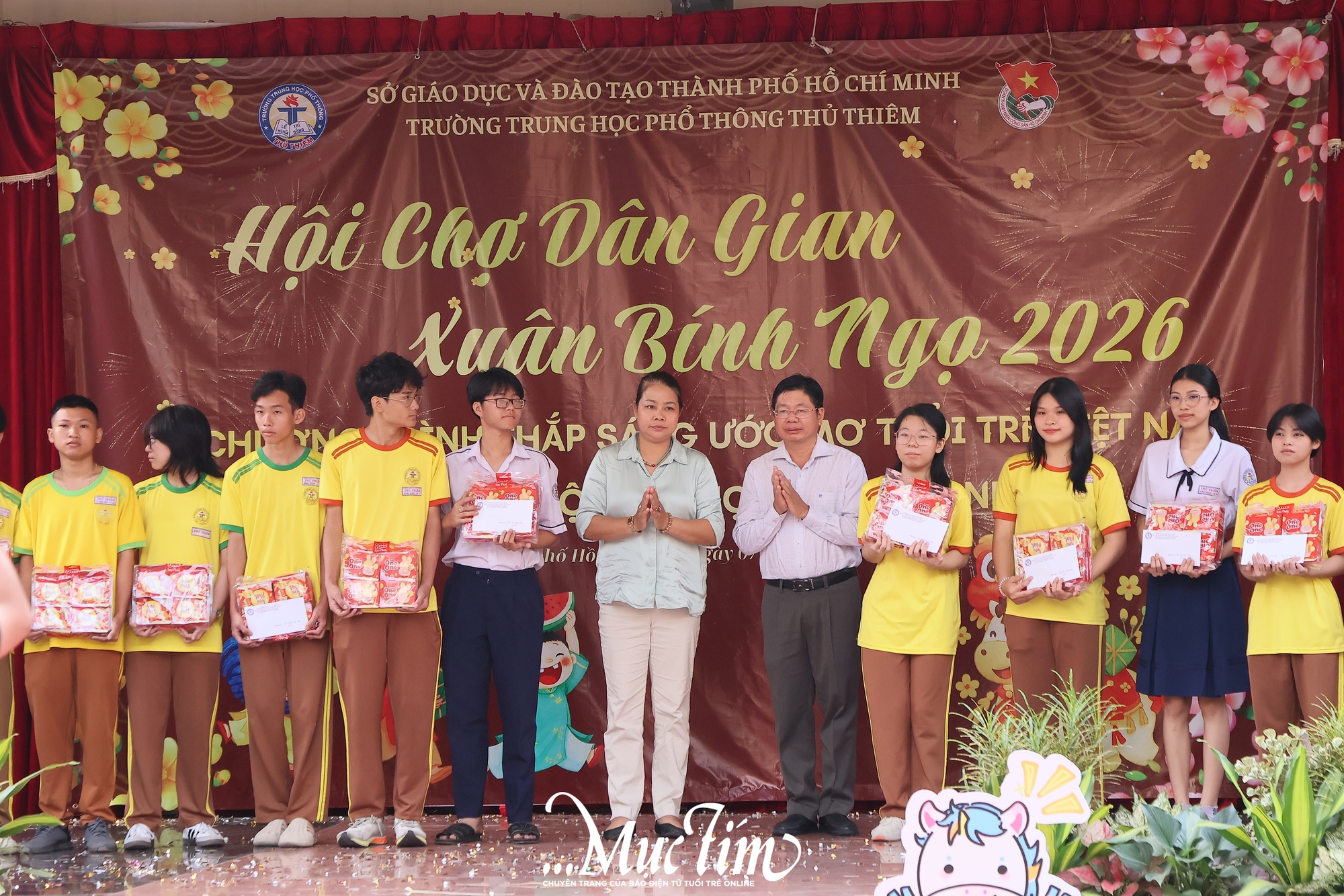 Gặp gỡ nam sinh và nữ sinh thanh lịch tại hội xuân Trường THPT Thủ Thiêm - Ảnh 24.