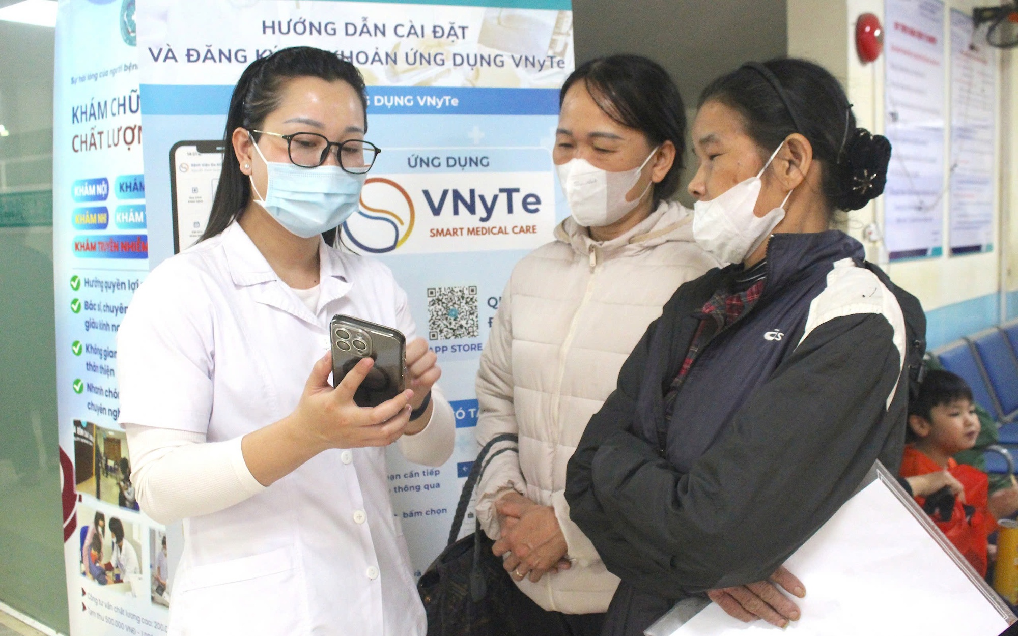 Bệnh viện Hà Đông thí điểm bảo lãnh viện phí không tiền mặt qua ứng dụng
