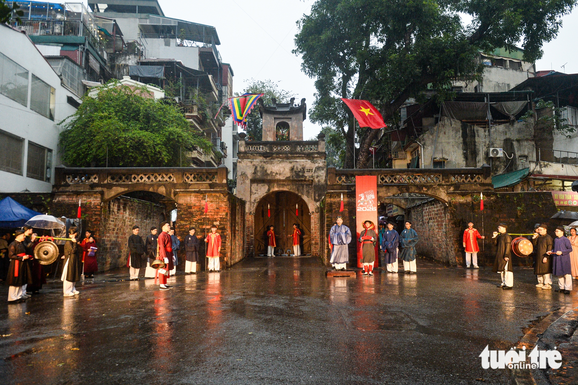 Tái hiện Lễ mở cửa Ô, mở đầu mùa xuân Thăng Long, Hà Nội - Ảnh 1.