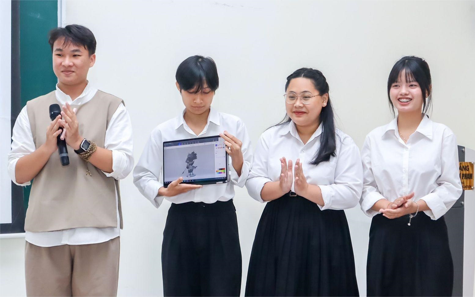 Sinh Viên Đà Nẵng Sáng Tạo Lịch Sử Với AI Và Đồ Chơi Văn Hóa