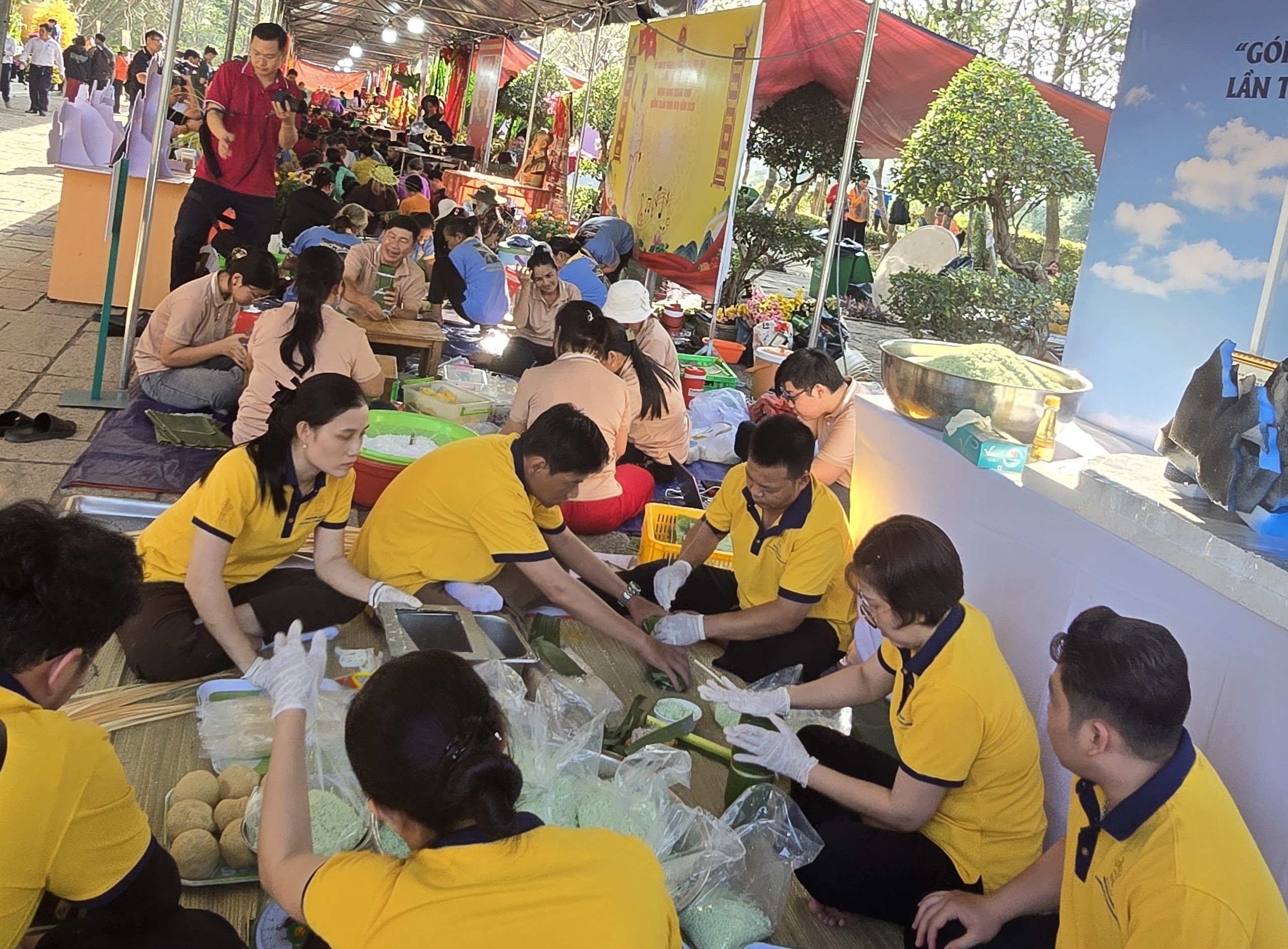 Hơn 100 đội tham gia Hội thi gói, nấu bánh tét, lan tỏa hồn Tết phương Nam - Ảnh 5.
